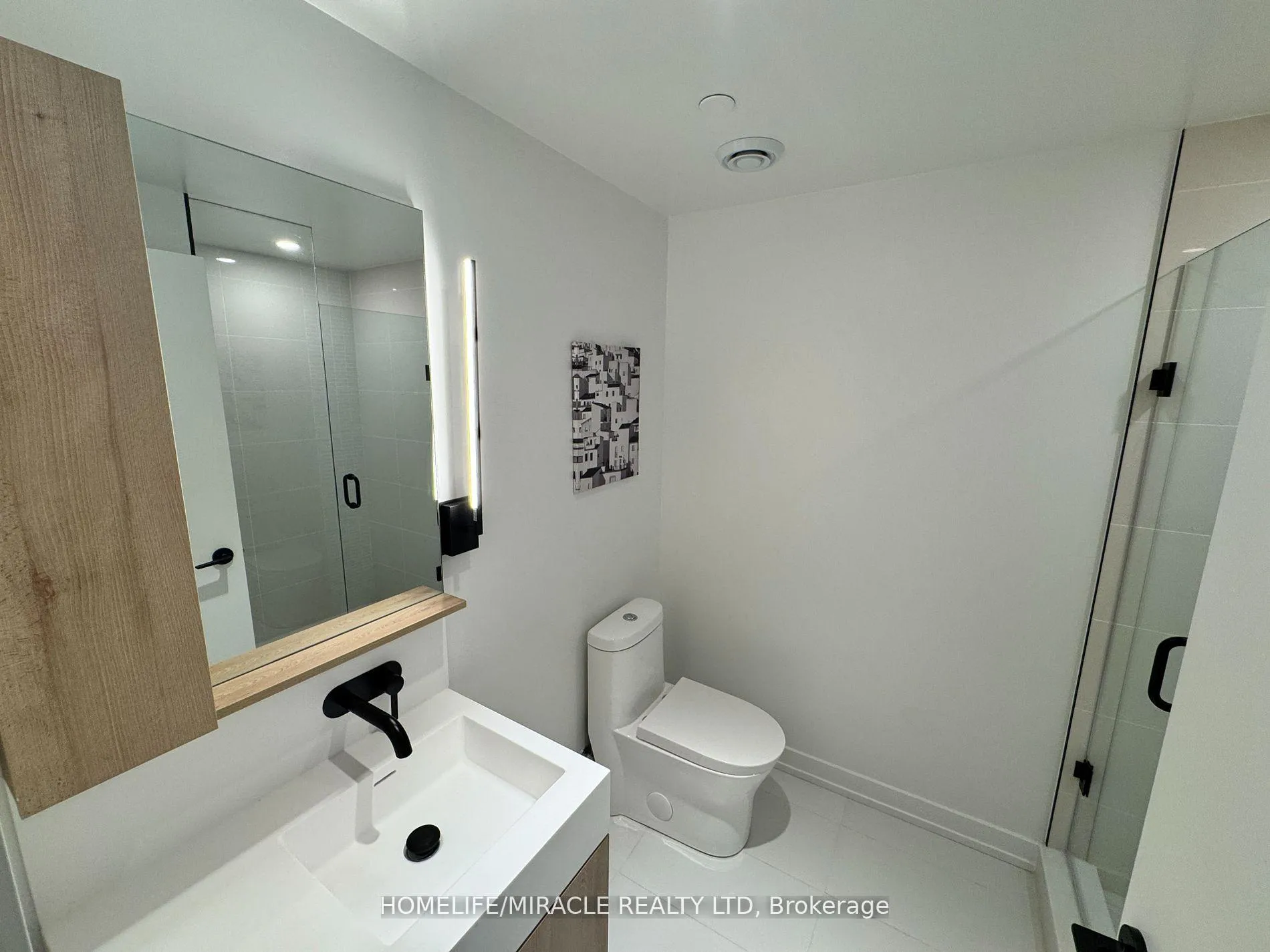 Photo 6 of Unit 619, 117 Broadway Avenue, Toronto, Mount Pleasant West — HOMEH
