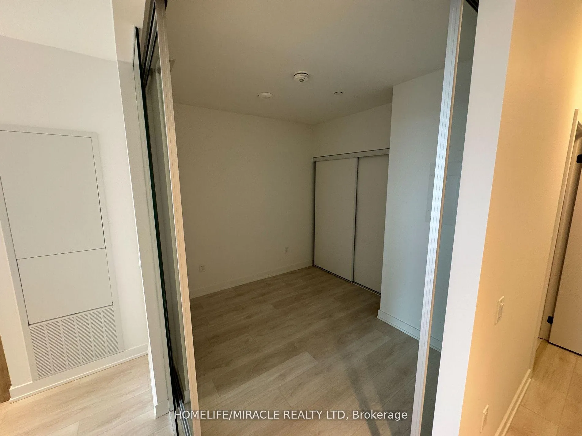 Photo 7 of Unit 619, 117 Broadway Avenue, Toronto, Mount Pleasant West — HOMEH