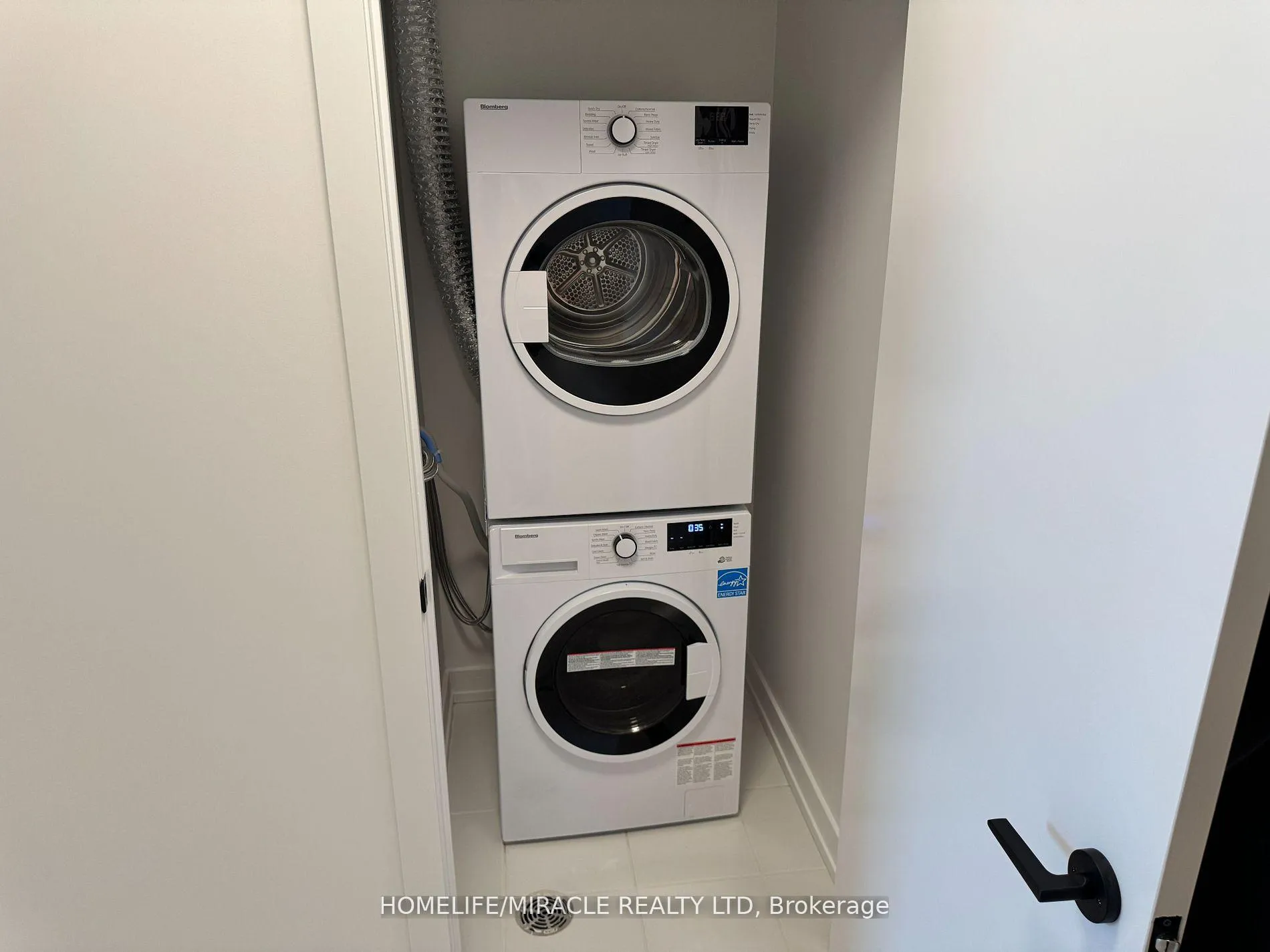 Photo 10 of Unit 619, 117 Broadway Avenue, Toronto, Mount Pleasant West — HOMEH
