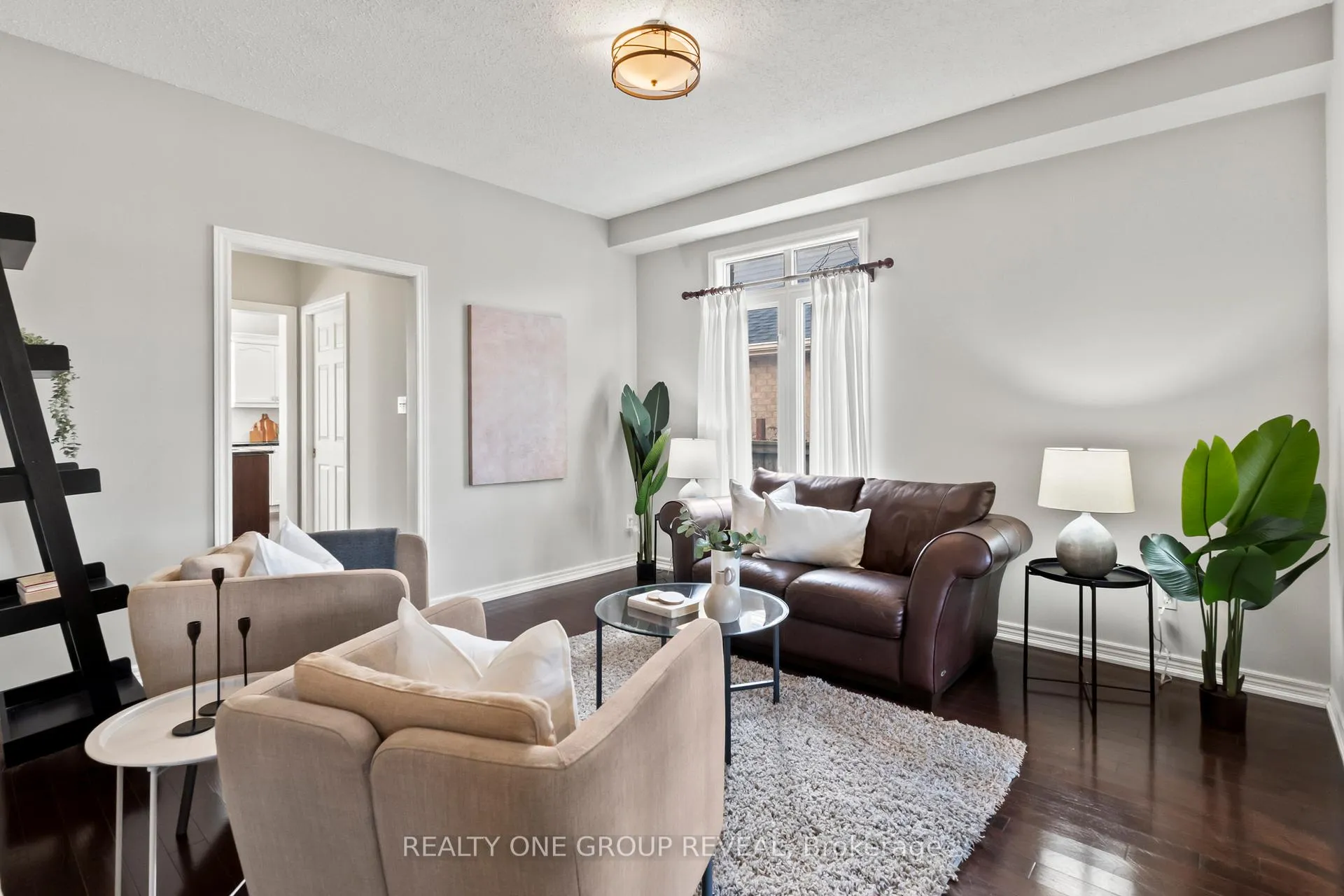Photo 3 of 119 Clayton Crescent, Clarington, Bowmanville — HOMEH