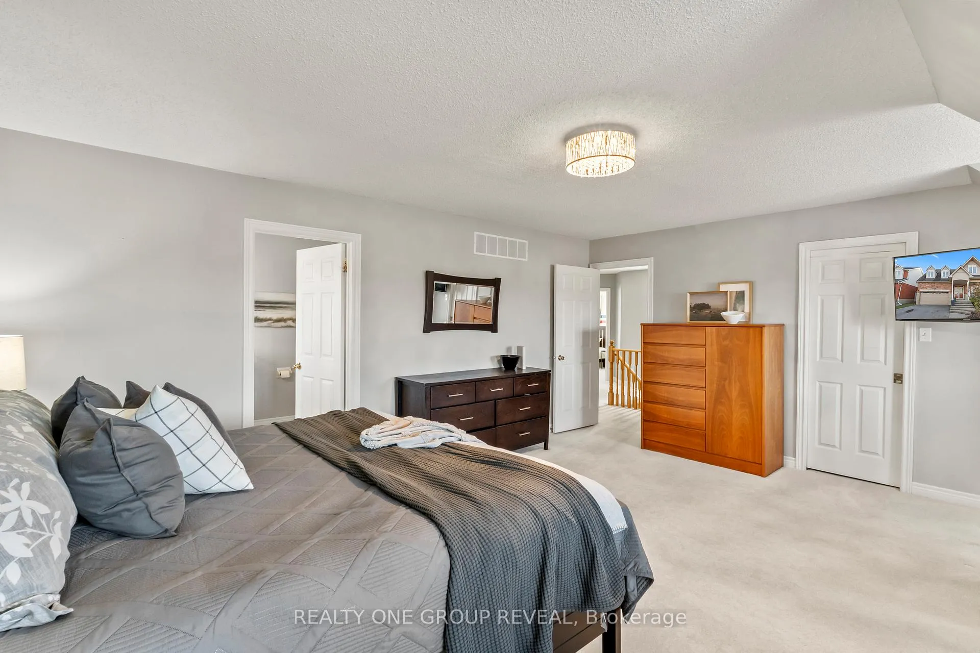Photo 23 of 119 Clayton Crescent, Clarington, Bowmanville — HOMEH