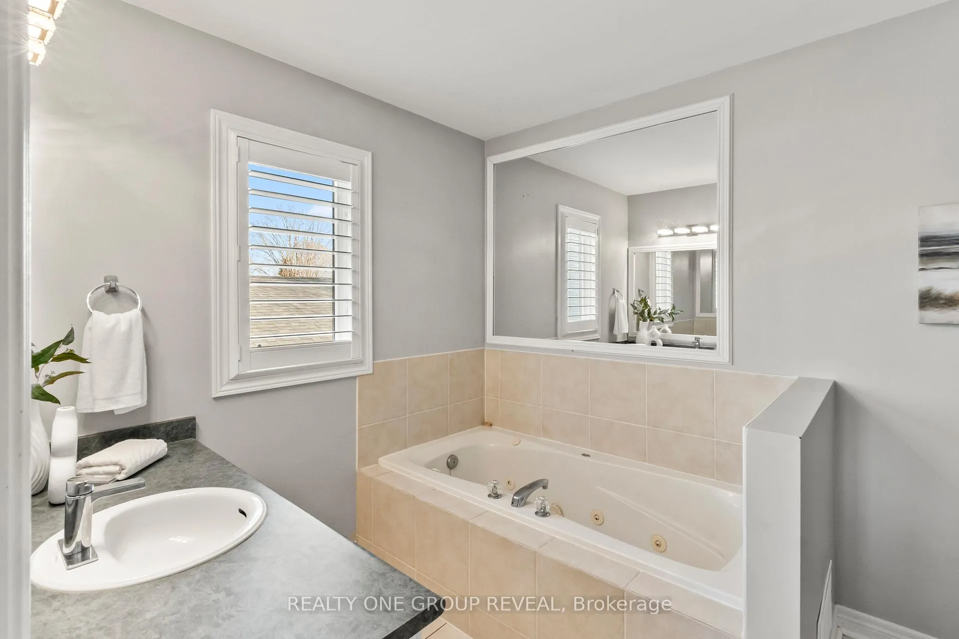 Photo 24 of 119 Clayton Crescent, Clarington, Bowmanville — HOMEH