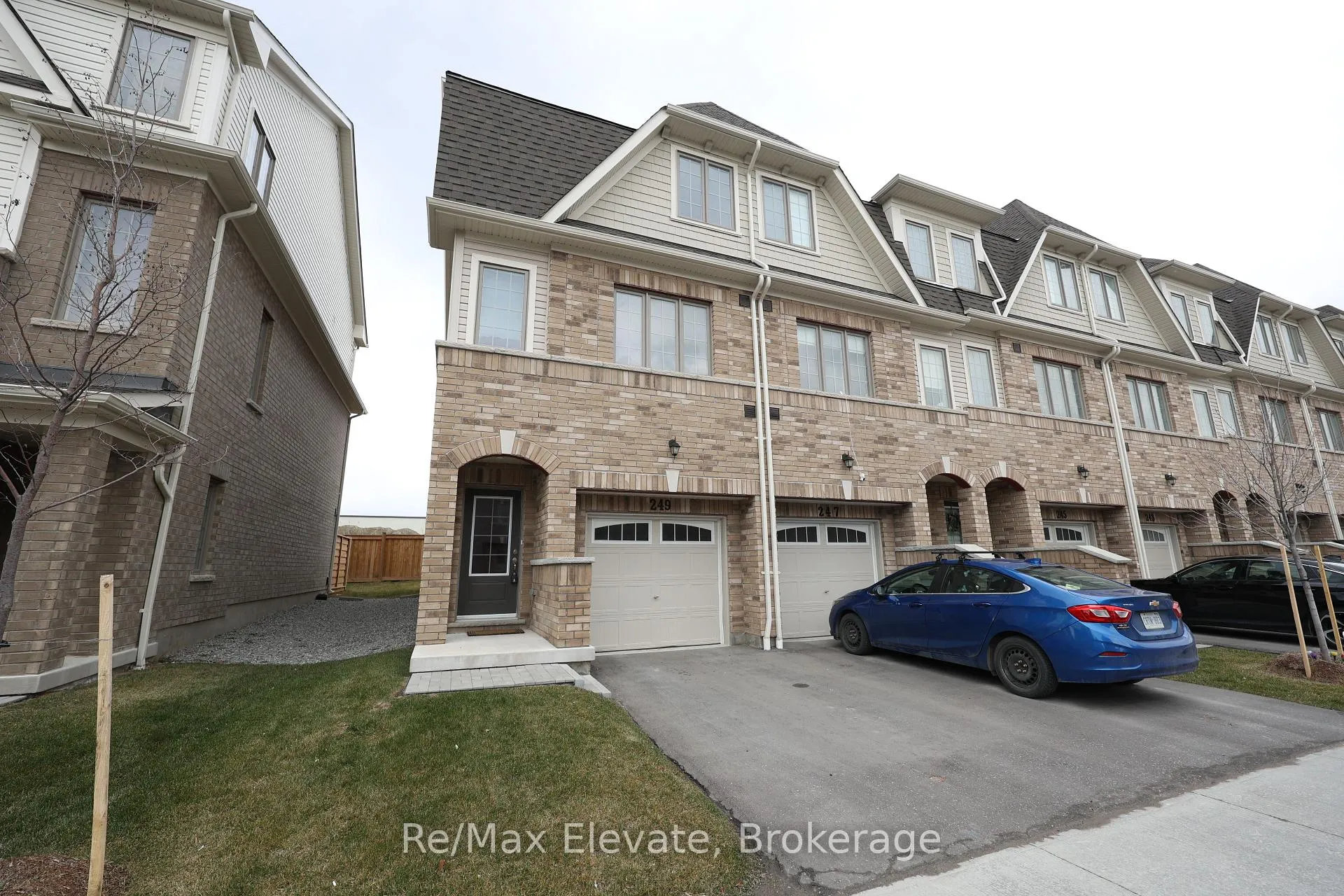 Photo 1 of 249 Danzatore Path, Oshawa, Windfields — HOMEH