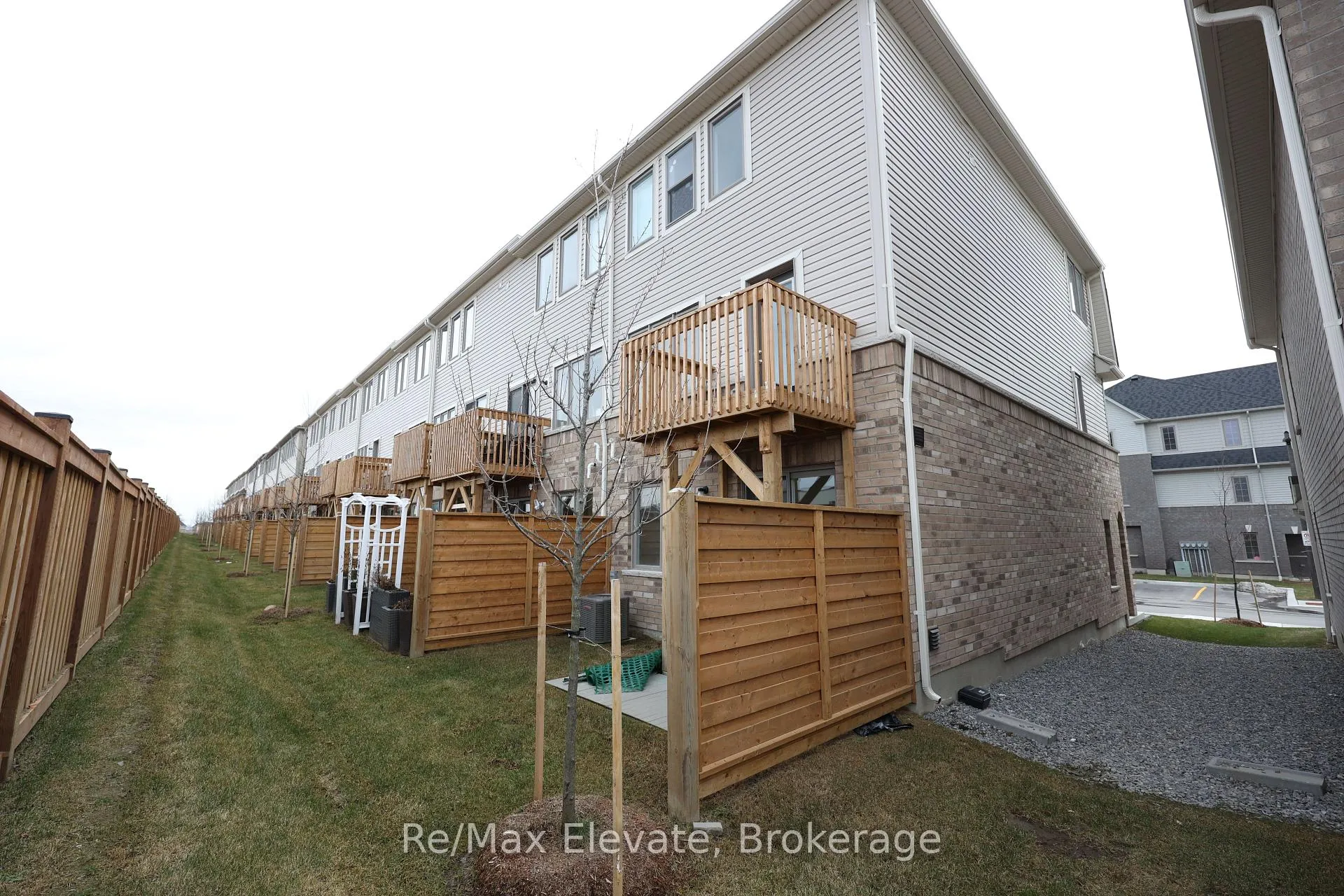 Photo 21 of 249 Danzatore Path, Oshawa, Windfields — HOMEH