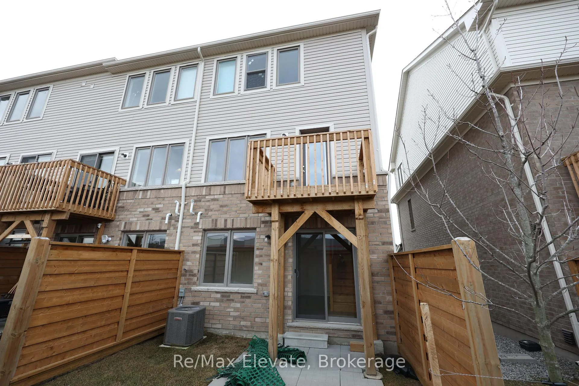 Photo 22 of 249 Danzatore Path, Oshawa, Windfields — HOMEH