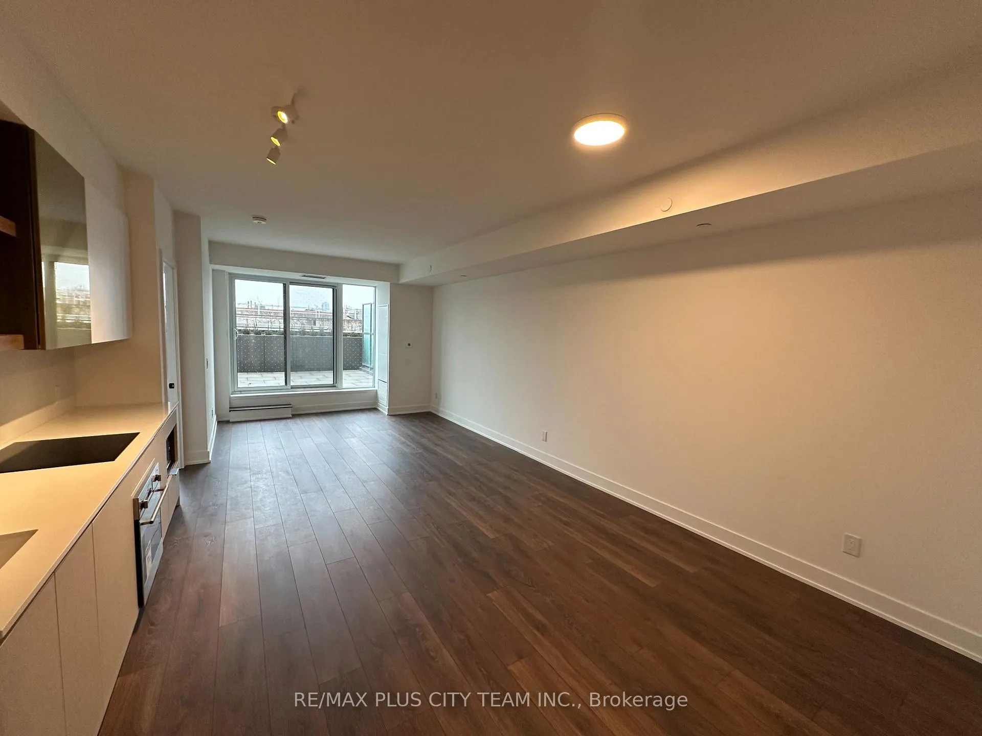 Photo 4 of Unit 212, 1285 Queen Street E, Toronto, Greenwood-Coxwell — HOMEH