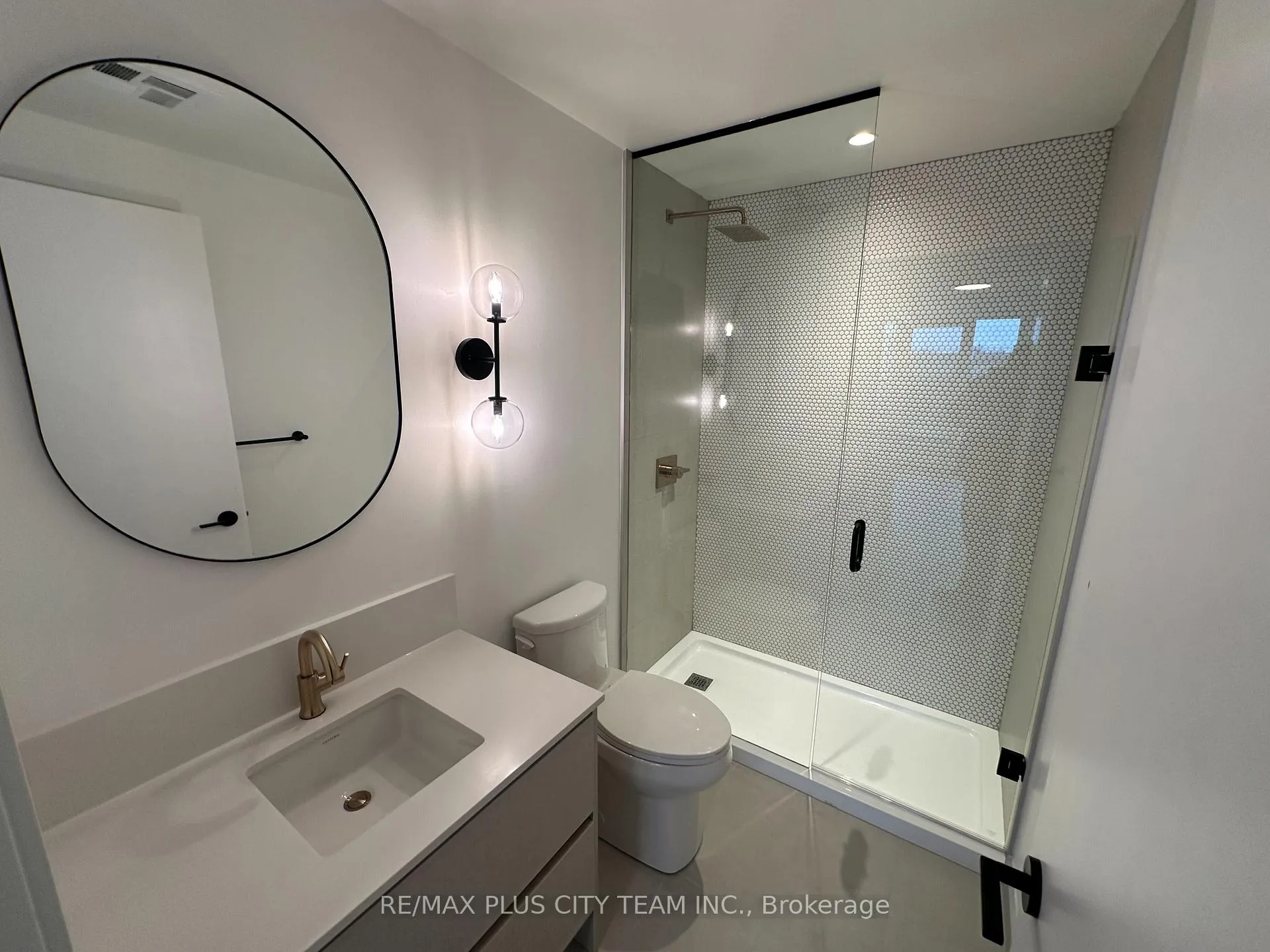 Photo 8 of Unit 212, 1285 Queen Street E, Toronto, Greenwood-Coxwell — HOMEH
