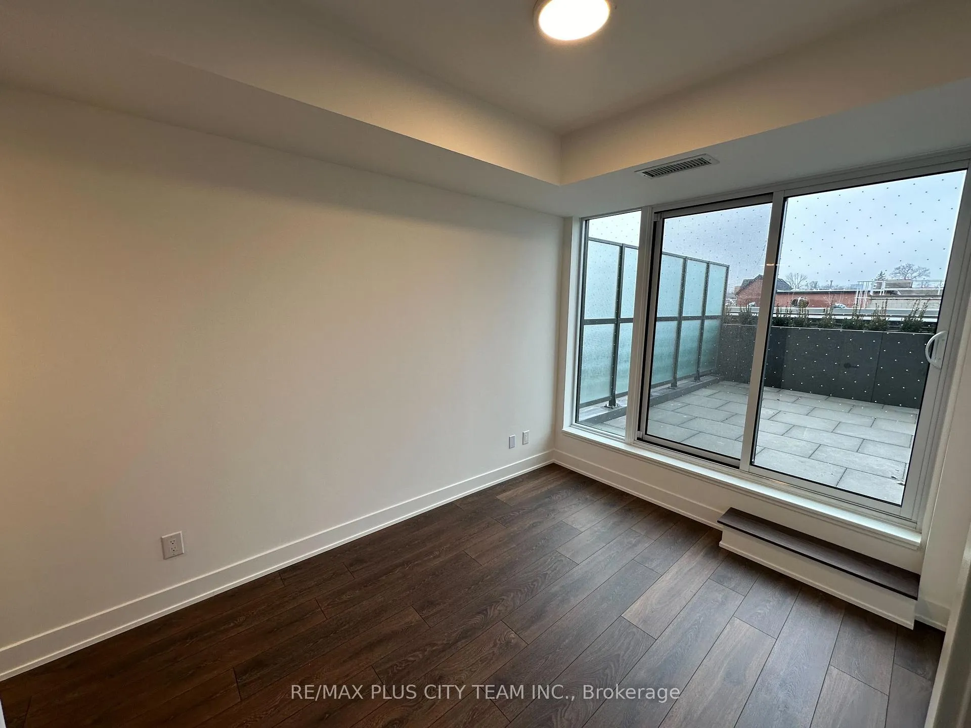 Photo 10 of Unit 212, 1285 Queen Street E, Toronto, Greenwood-Coxwell — HOMEH