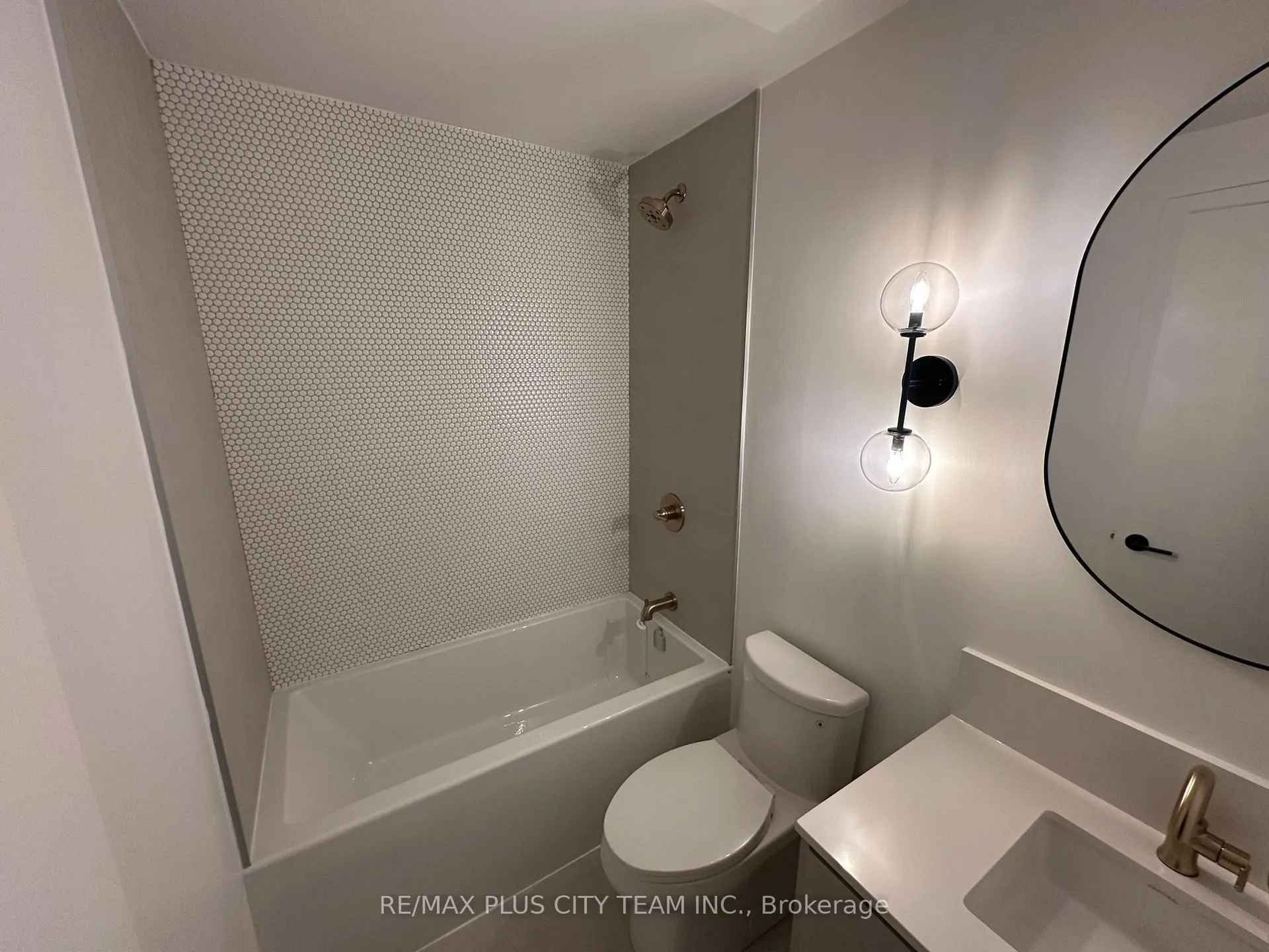 Photo 16 of Unit 212, 1285 Queen Street E, Toronto, Greenwood-Coxwell — HOMEH