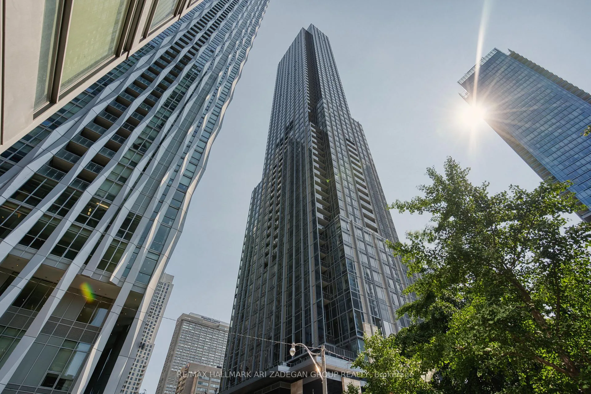 Front of Unit 5806, 11 Yorkville Avenue
