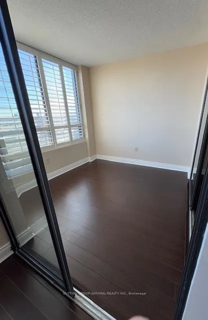 Photo 10 of Unit 803, 7601 Bathurst Street, Vaughan, Crestwood-Springfarm-Yorkhill — HOMEH