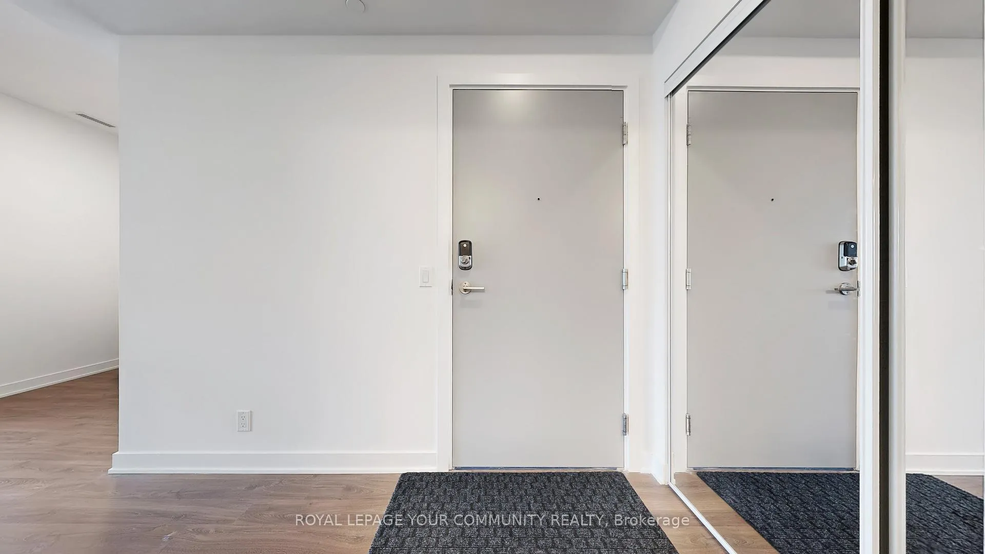 Photo 7 of Unit 2101, 30 Upper Mall Way, Vaughan, Brownridge — HOMEH