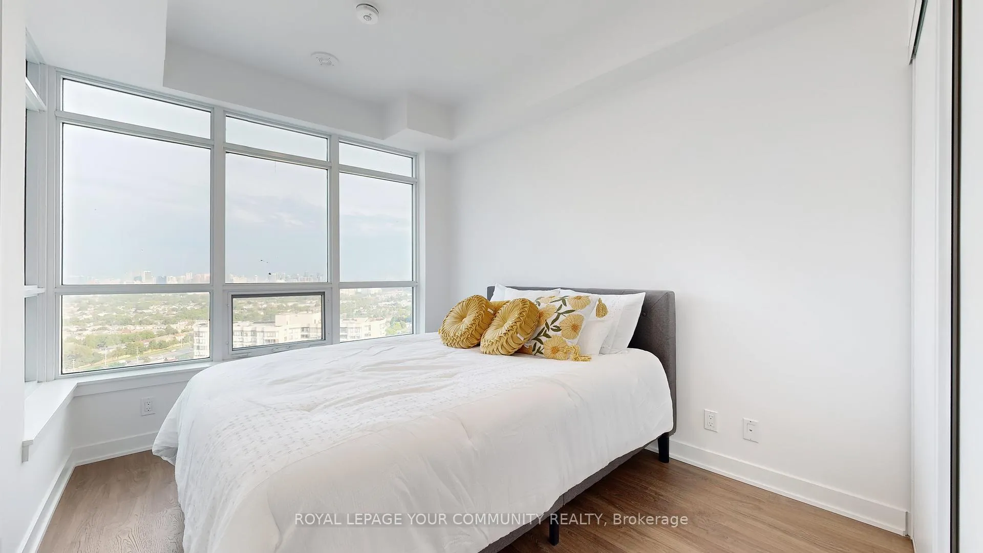 Photo 12 of Unit 2101, 30 Upper Mall Way, Vaughan, Brownridge — HOMEH