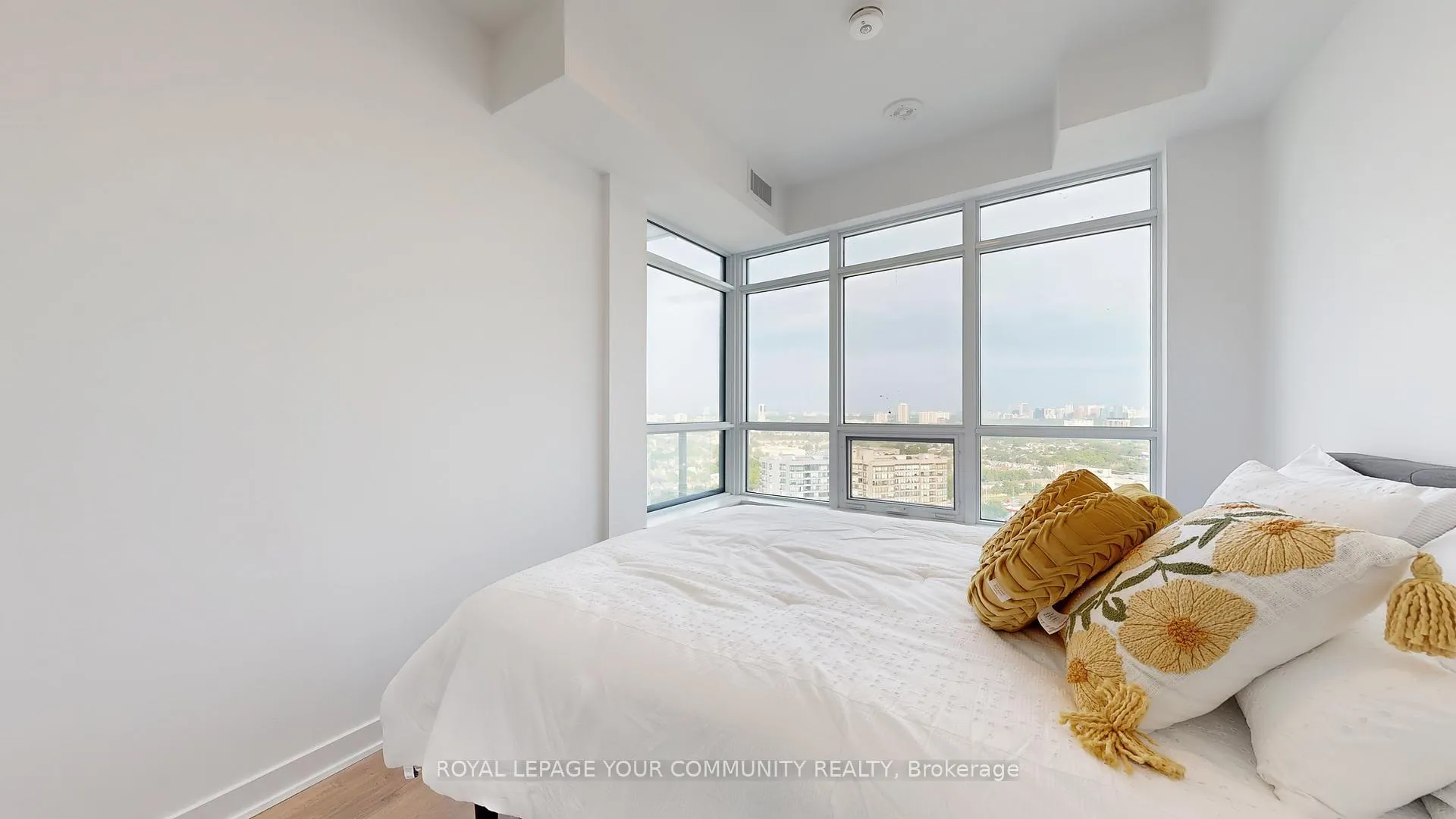 Photo 13 of Unit 2101, 30 Upper Mall Way, Vaughan, Brownridge — HOMEH