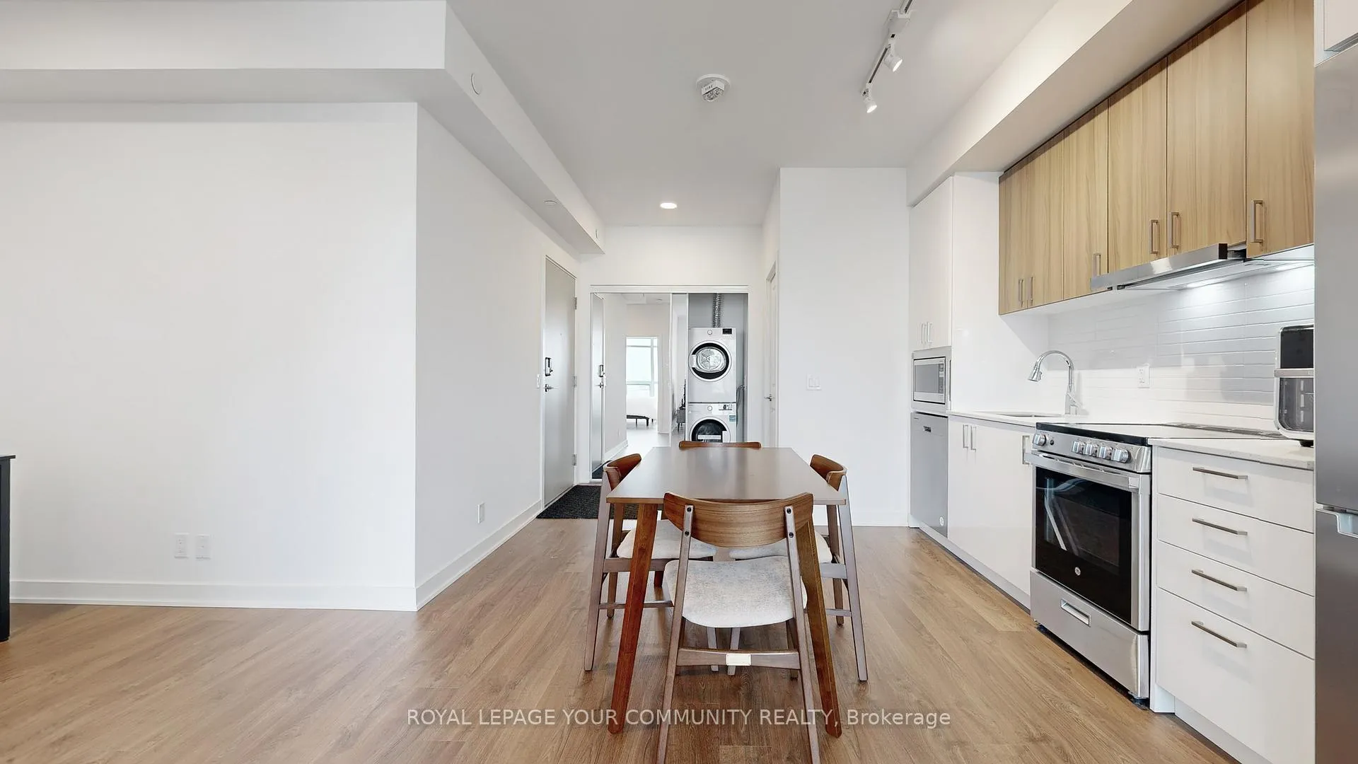 Photo 24 of Unit 2101, 30 Upper Mall Way, Vaughan, Brownridge — HOMEH