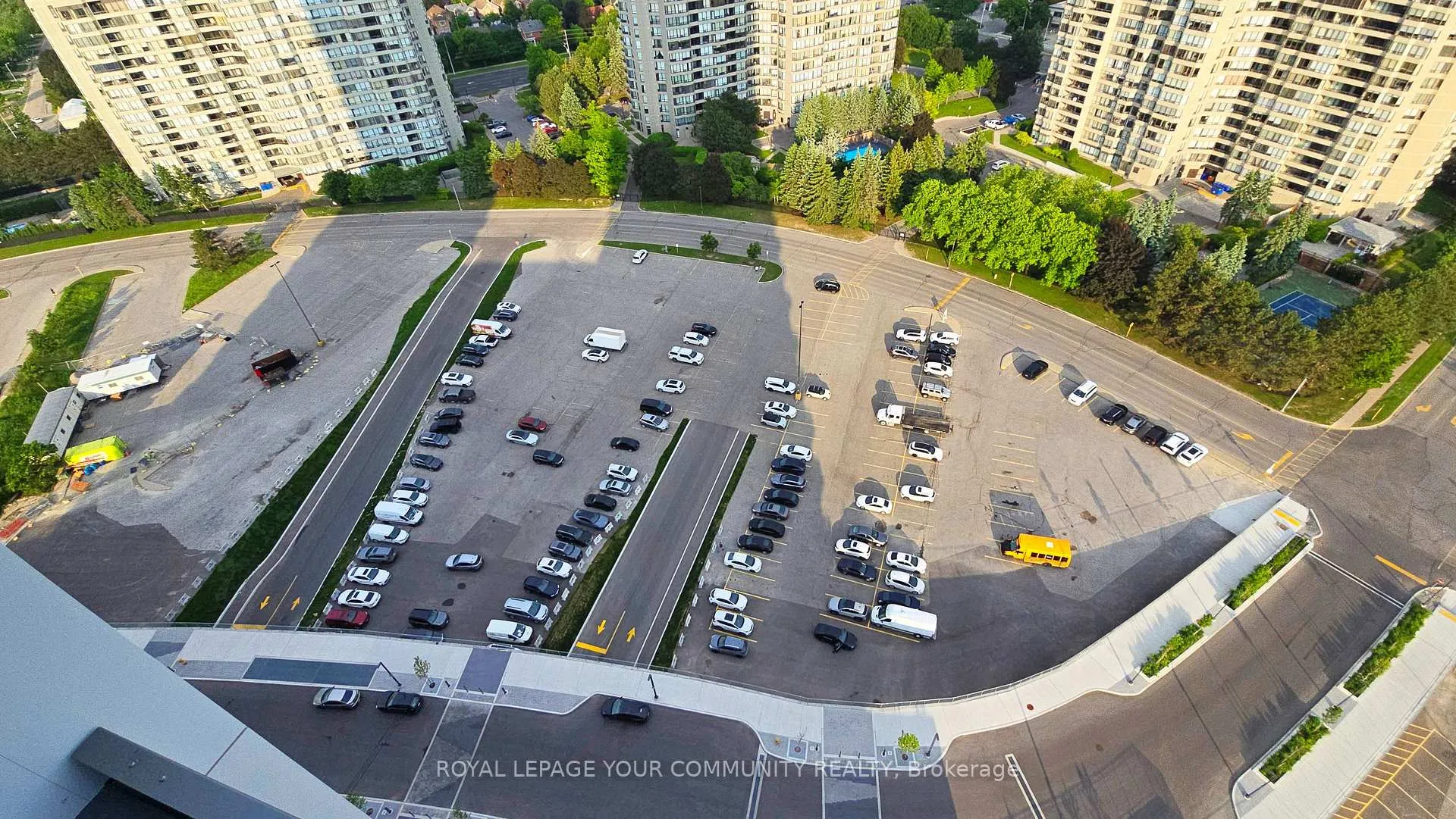 Photo 33 of Unit 2101, 30 Upper Mall Way, Vaughan, Brownridge — HOMEH