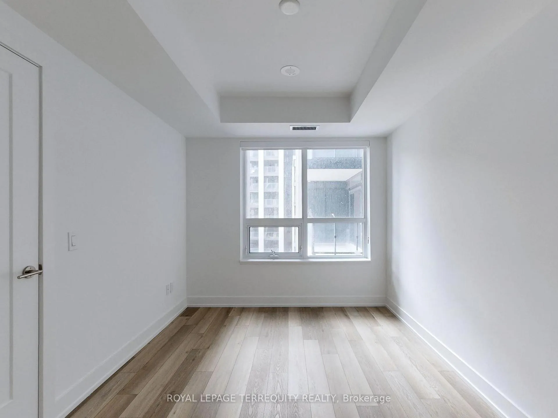 Photo 9 of Unit 701, 8 Cedarland Drive, Markham, Unionville — HOMEH