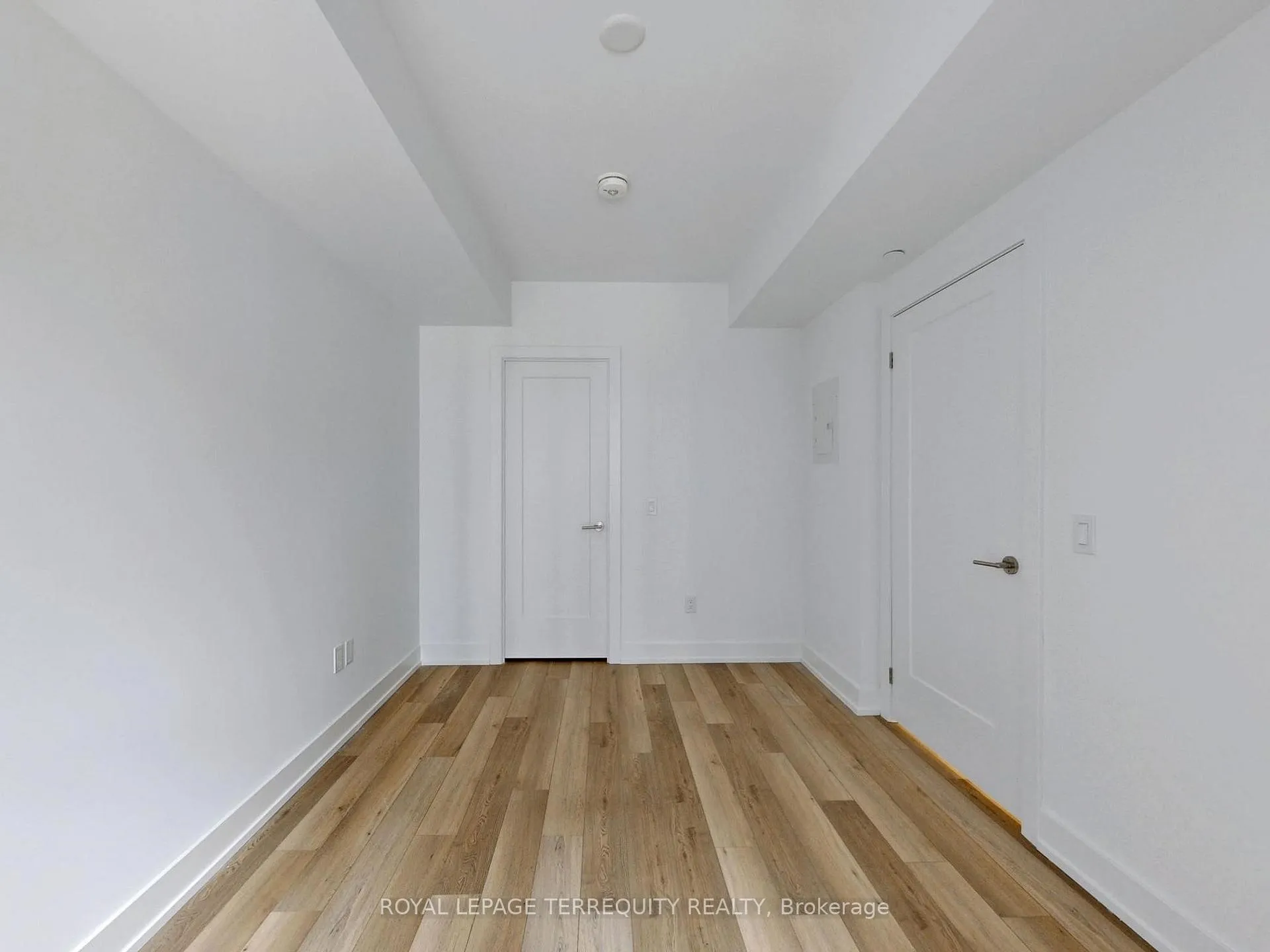 Photo 10 of Unit 701, 8 Cedarland Drive, Markham, Unionville — HOMEH