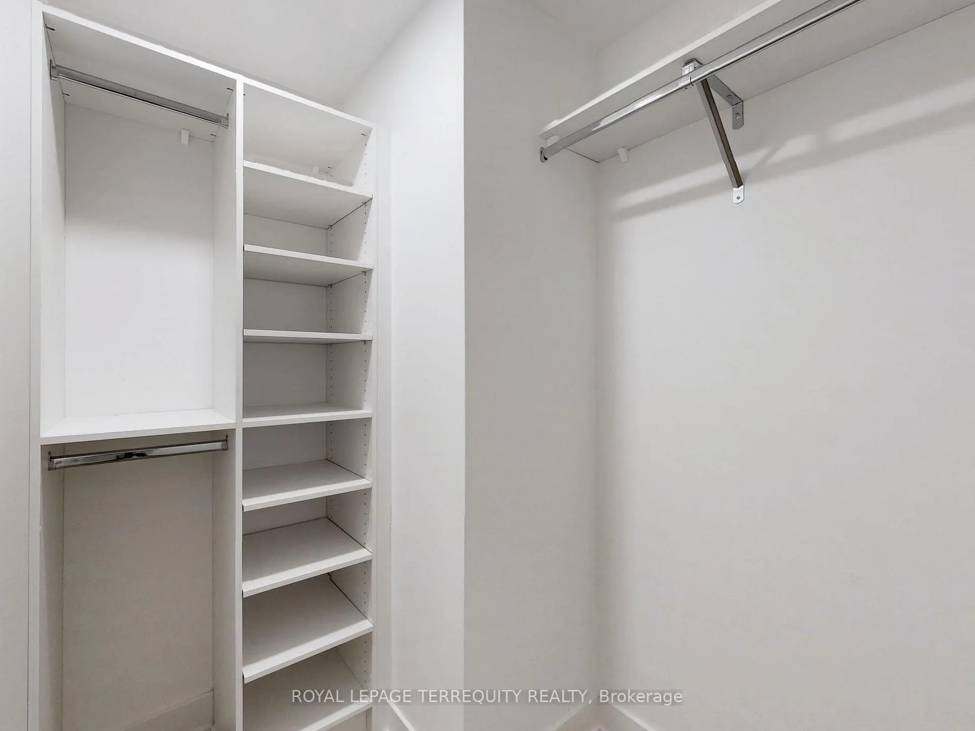 Photo 12 of Unit 701, 8 Cedarland Drive, Markham, Unionville — HOMEH