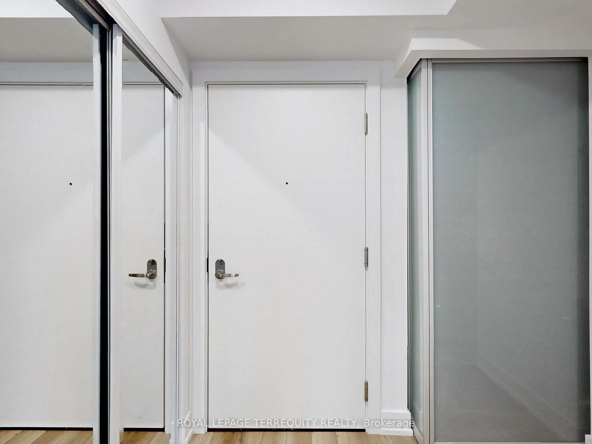 Photo 16 of Unit 701, 8 Cedarland Drive, Markham, Unionville — HOMEH