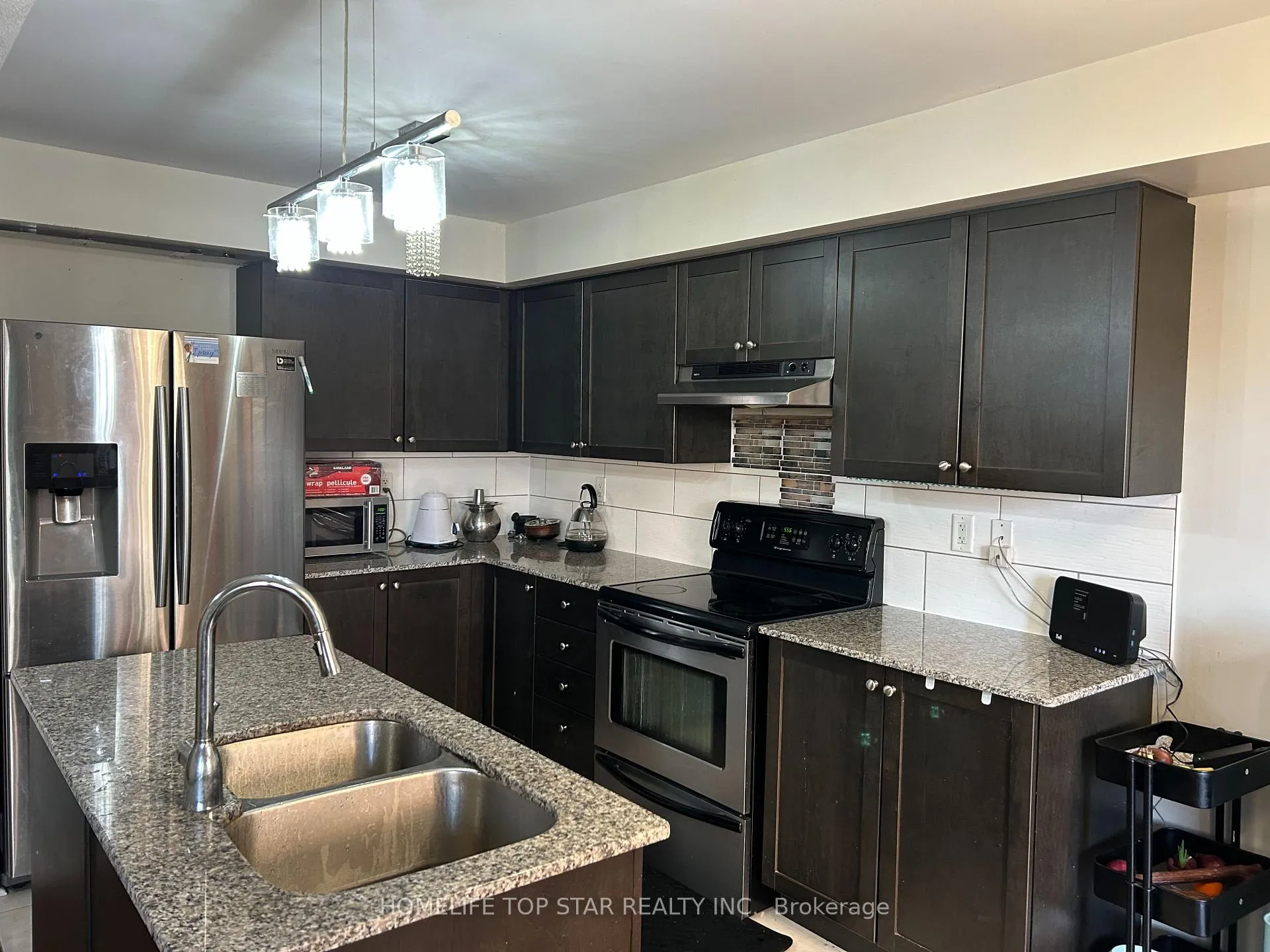 Photo 3 of 202 Louisbourg Way, Markham, Greensborough — HOMEH
