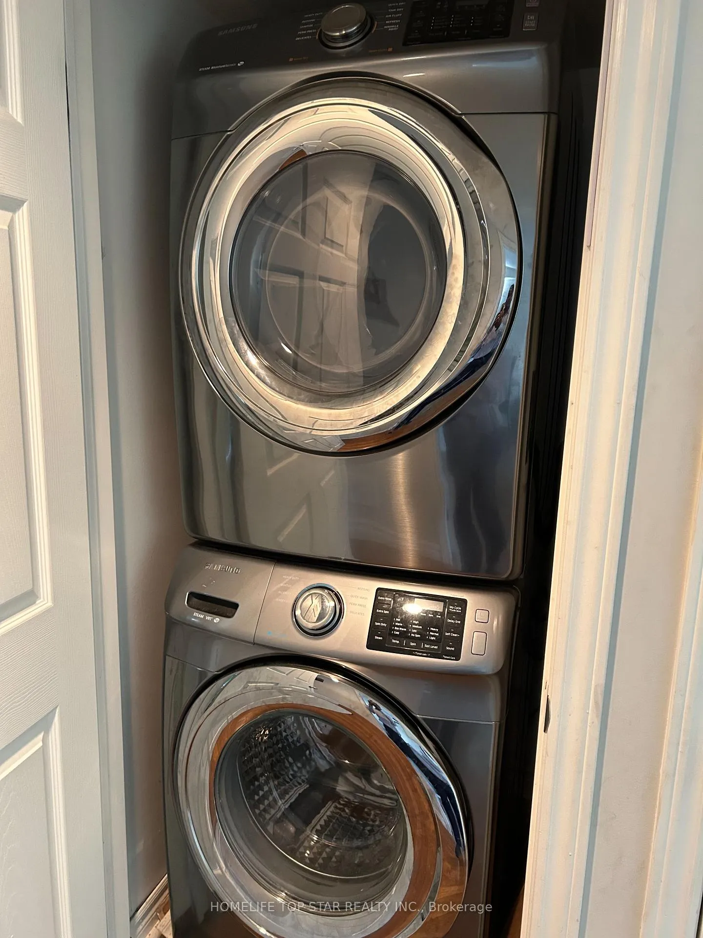 Photo 7 of 202 Louisbourg Way, Markham, Greensborough — HOMEH