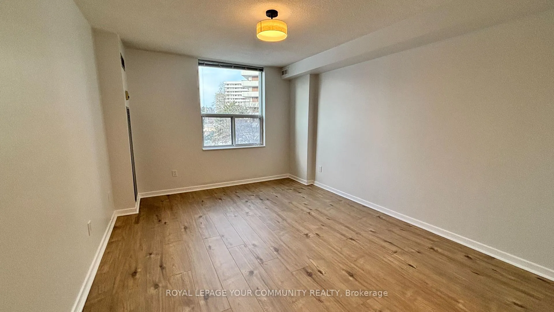 Photo 7 of Unit 403, 60 Inverlochy Boulevard, Markham, Royal Orchard — HOMEH