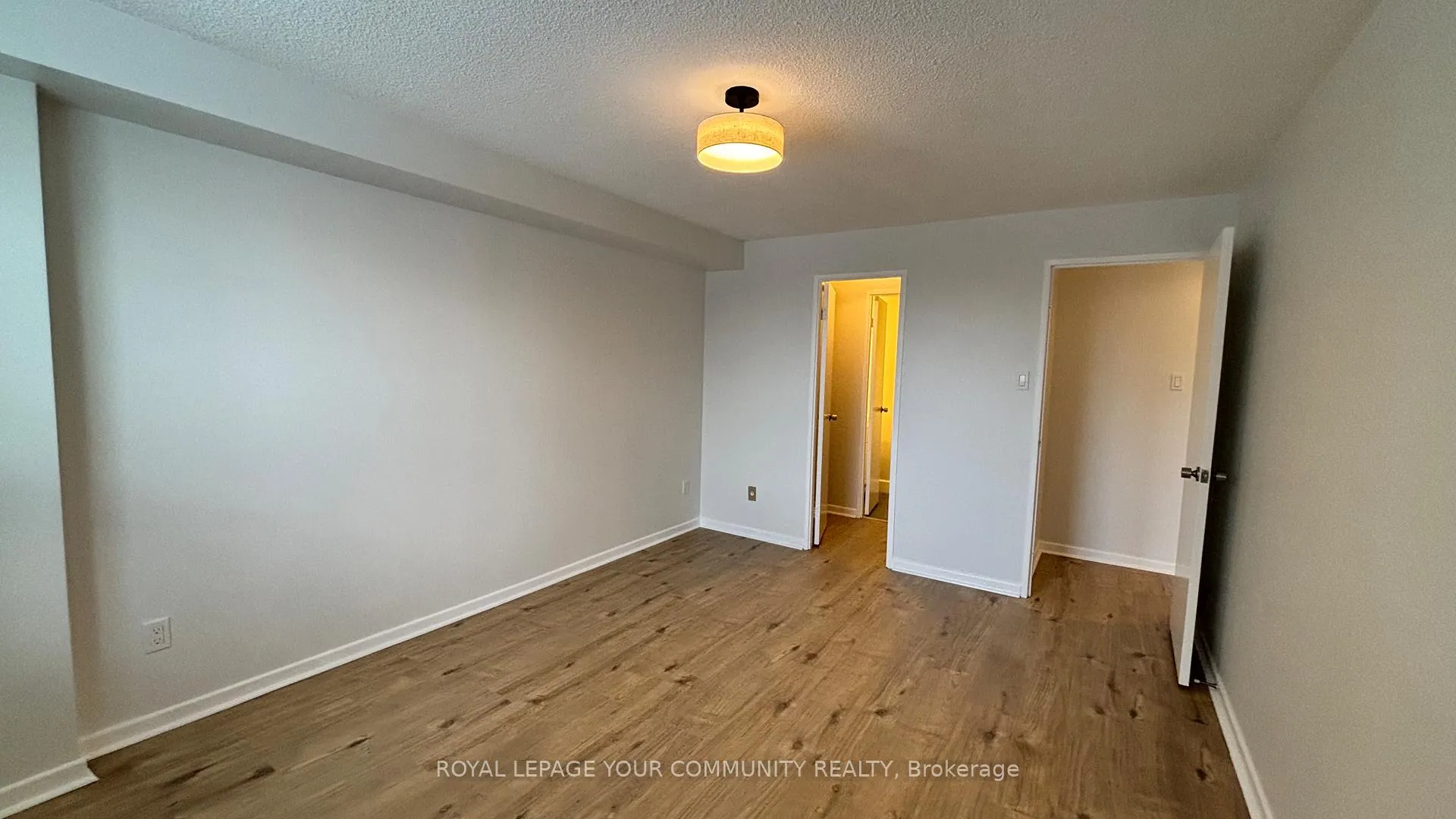 Photo 8 of Unit 403, 60 Inverlochy Boulevard, Markham, Royal Orchard — HOMEH
