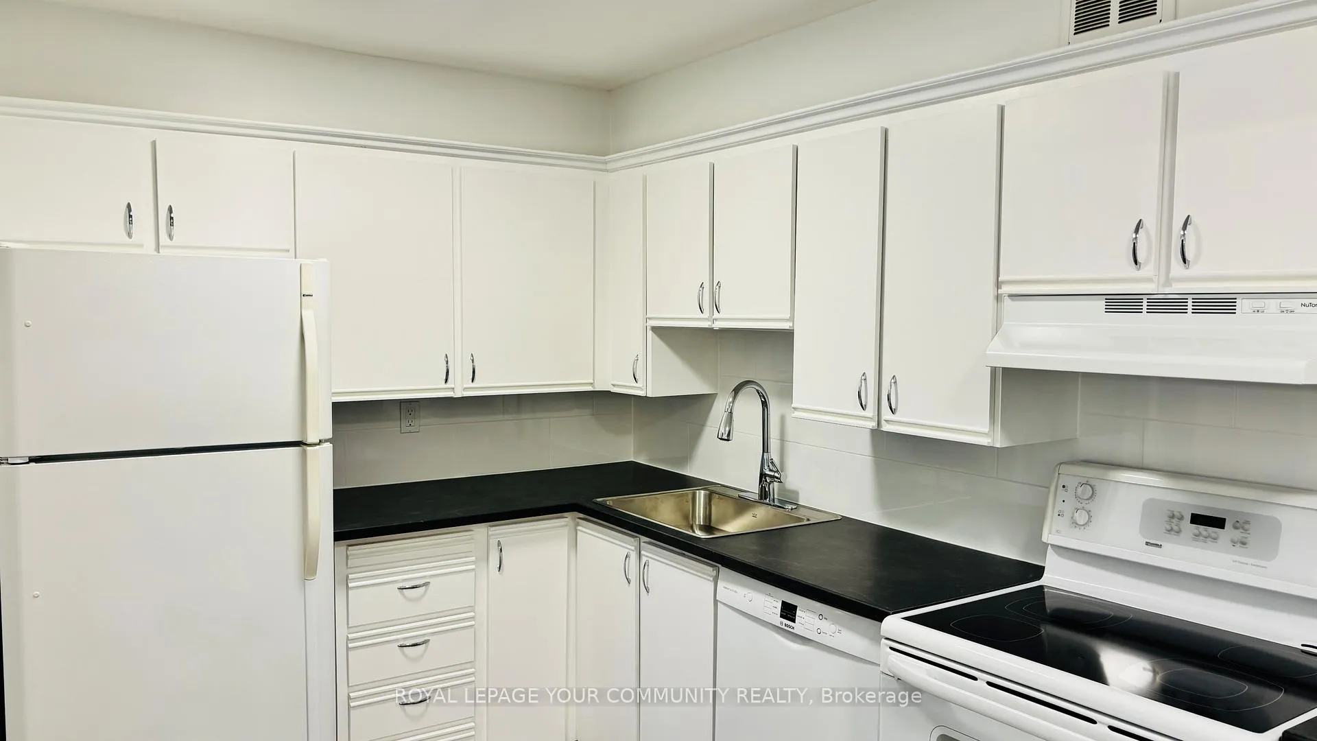 Photo 10 of Unit 403, 60 Inverlochy Boulevard, Markham, Royal Orchard — HOMEH
