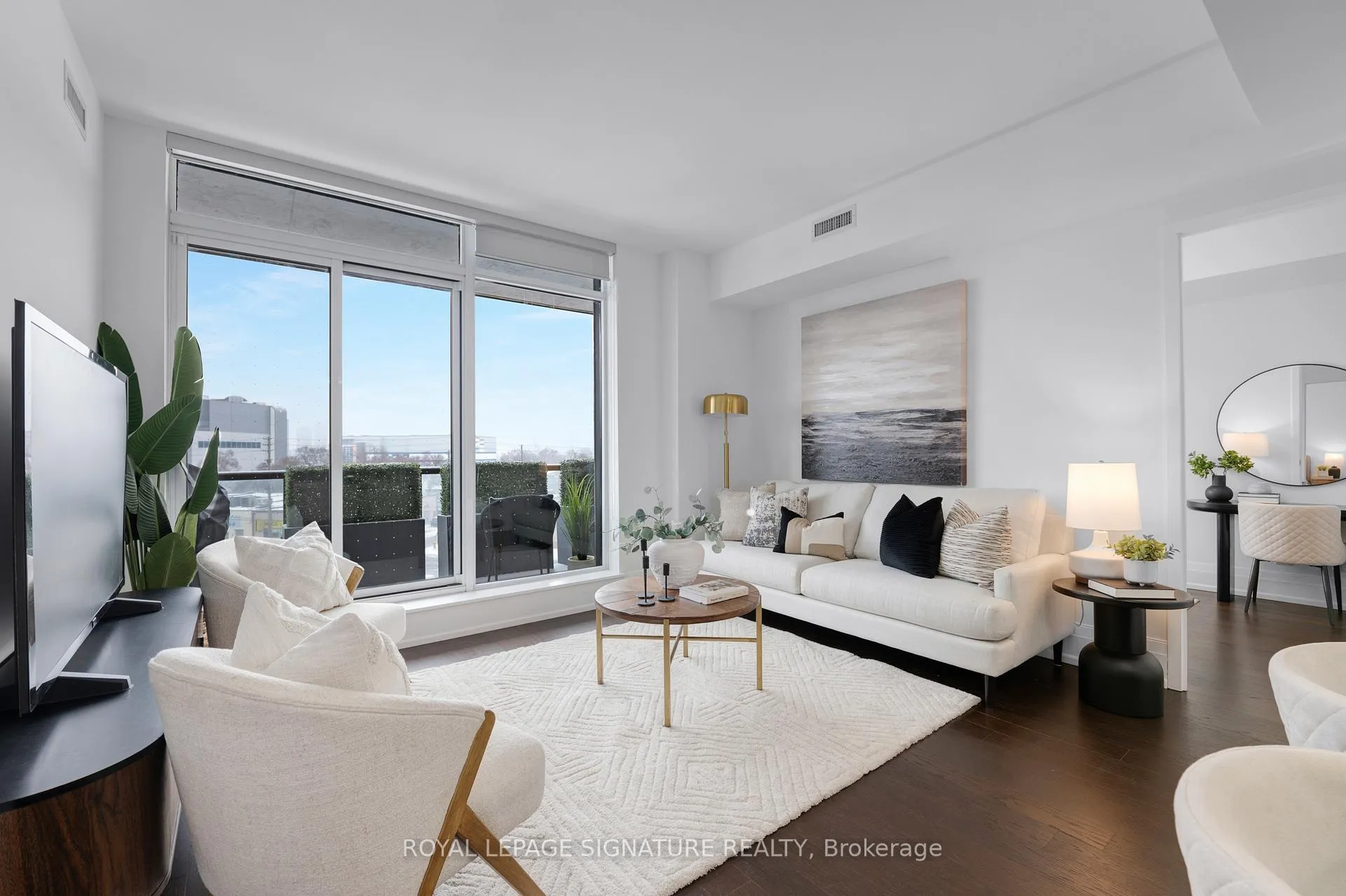Photo 4 of Unit 402, 25 Malcolm Road, Toronto, Leaside — HOMEH