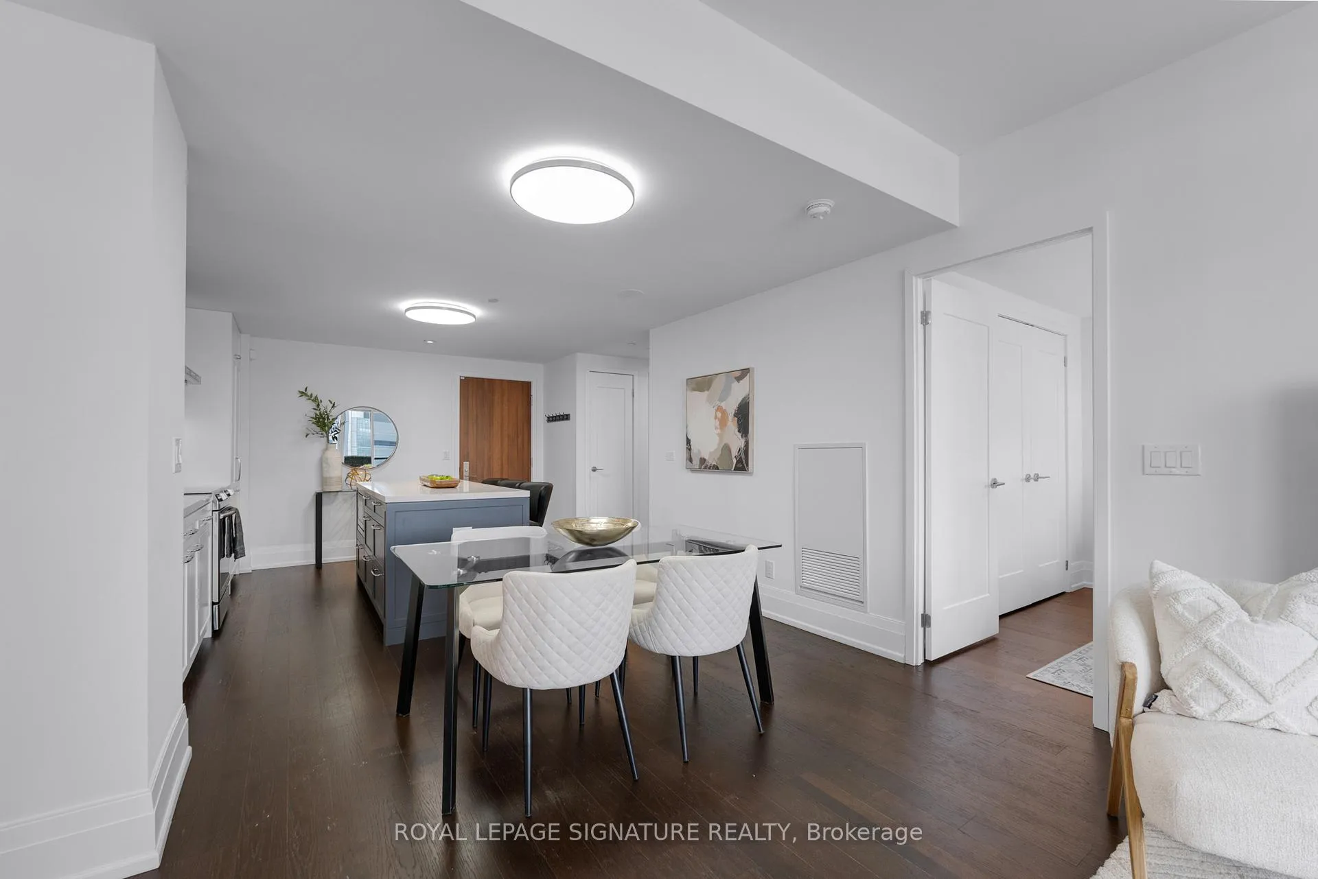Photo 7 of Unit 402, 25 Malcolm Road, Toronto, Leaside — HOMEH