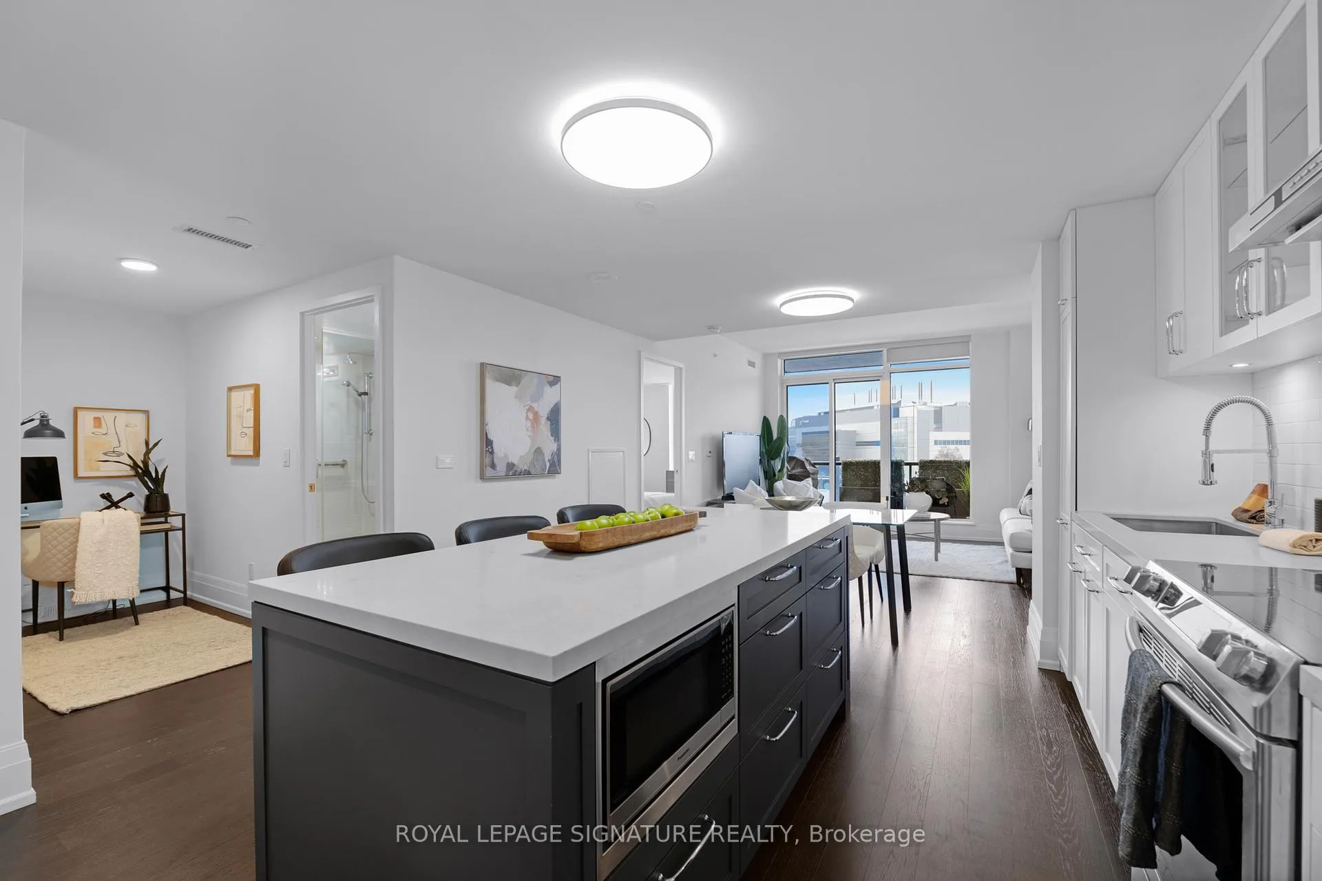 Photo 11 of Unit 402, 25 Malcolm Road, Toronto, Leaside — HOMEH