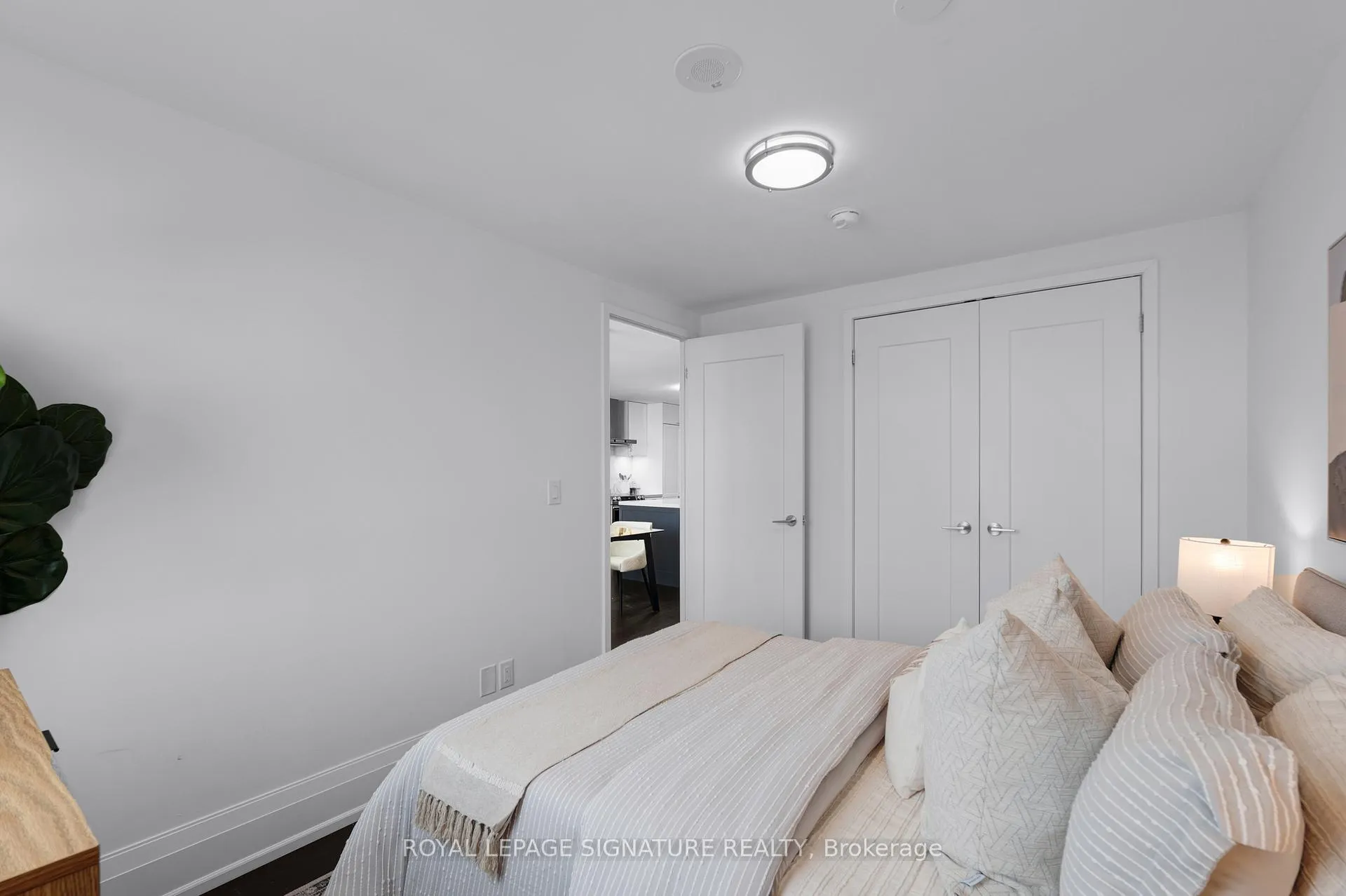 Photo 18 of Unit 402, 25 Malcolm Road, Toronto, Leaside — HOMEH