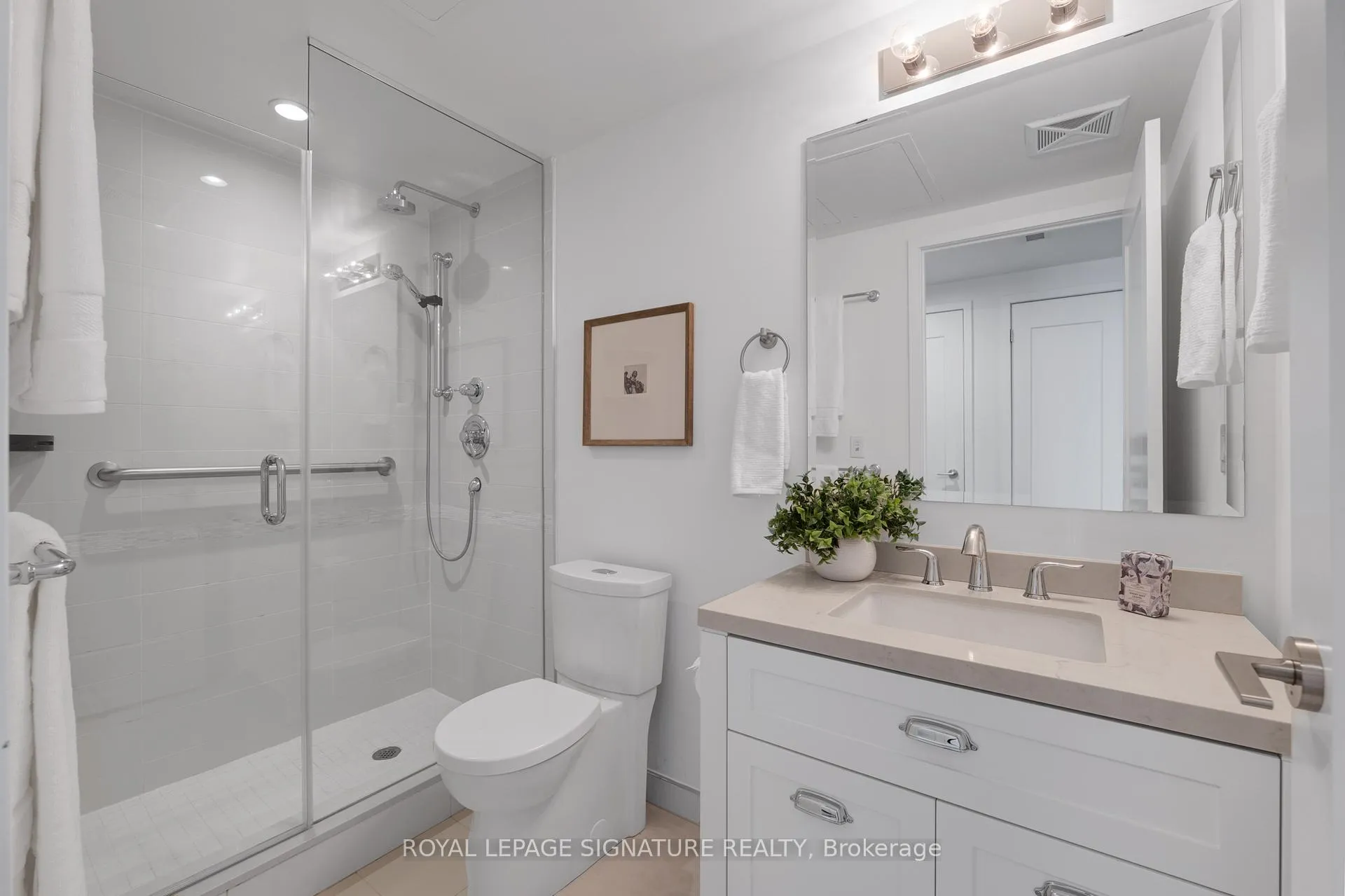 Photo 19 of Unit 402, 25 Malcolm Road, Toronto, Leaside — HOMEH