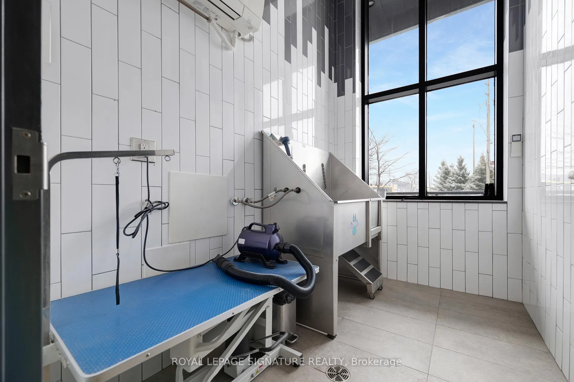 Photo 28 of Unit 402, 25 Malcolm Road, Toronto, Leaside — HOMEH