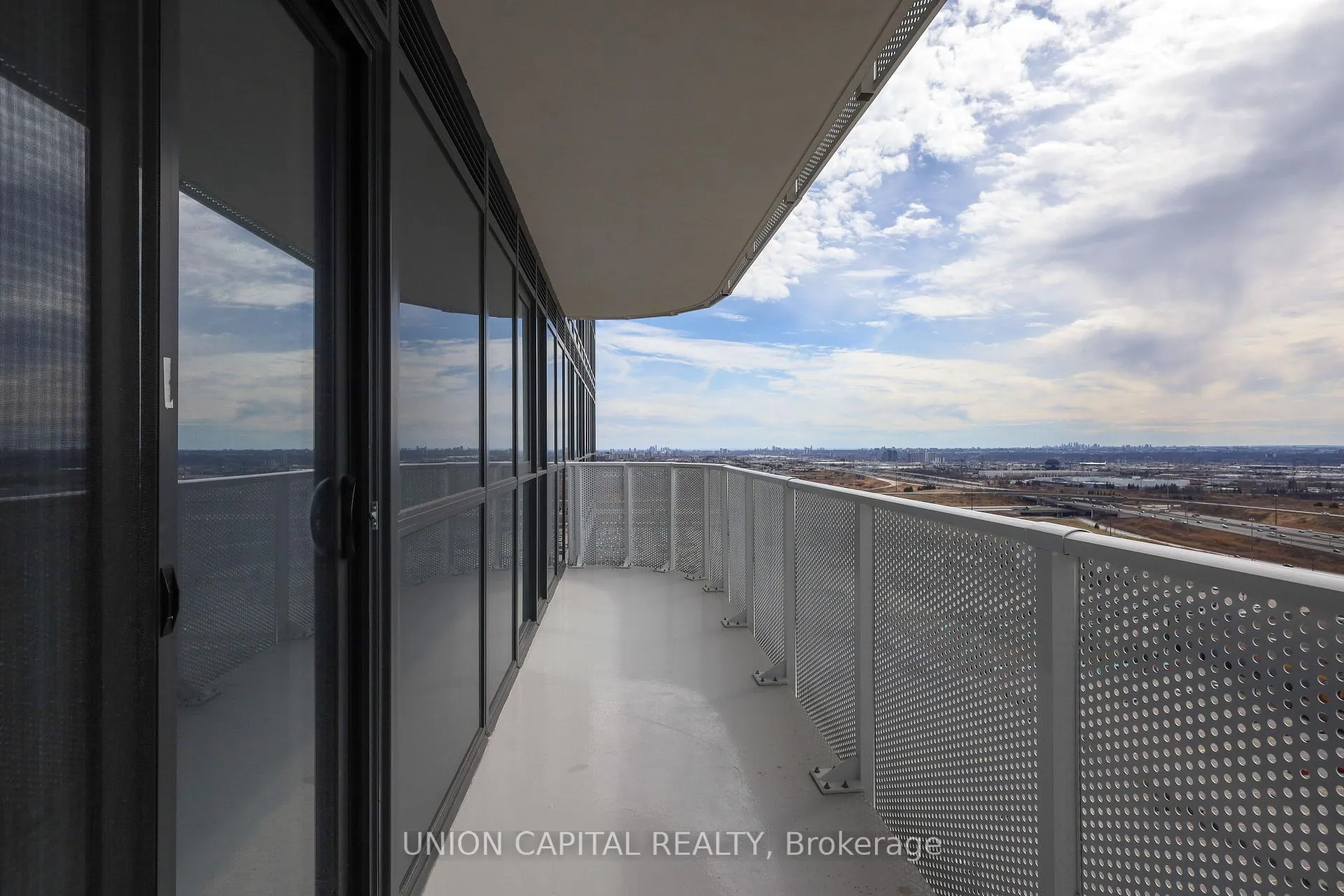 Photo 16 of Unit 3007, 195 Commerce Street, Vaughan, Vaughan Corporate Centre — HOMEH