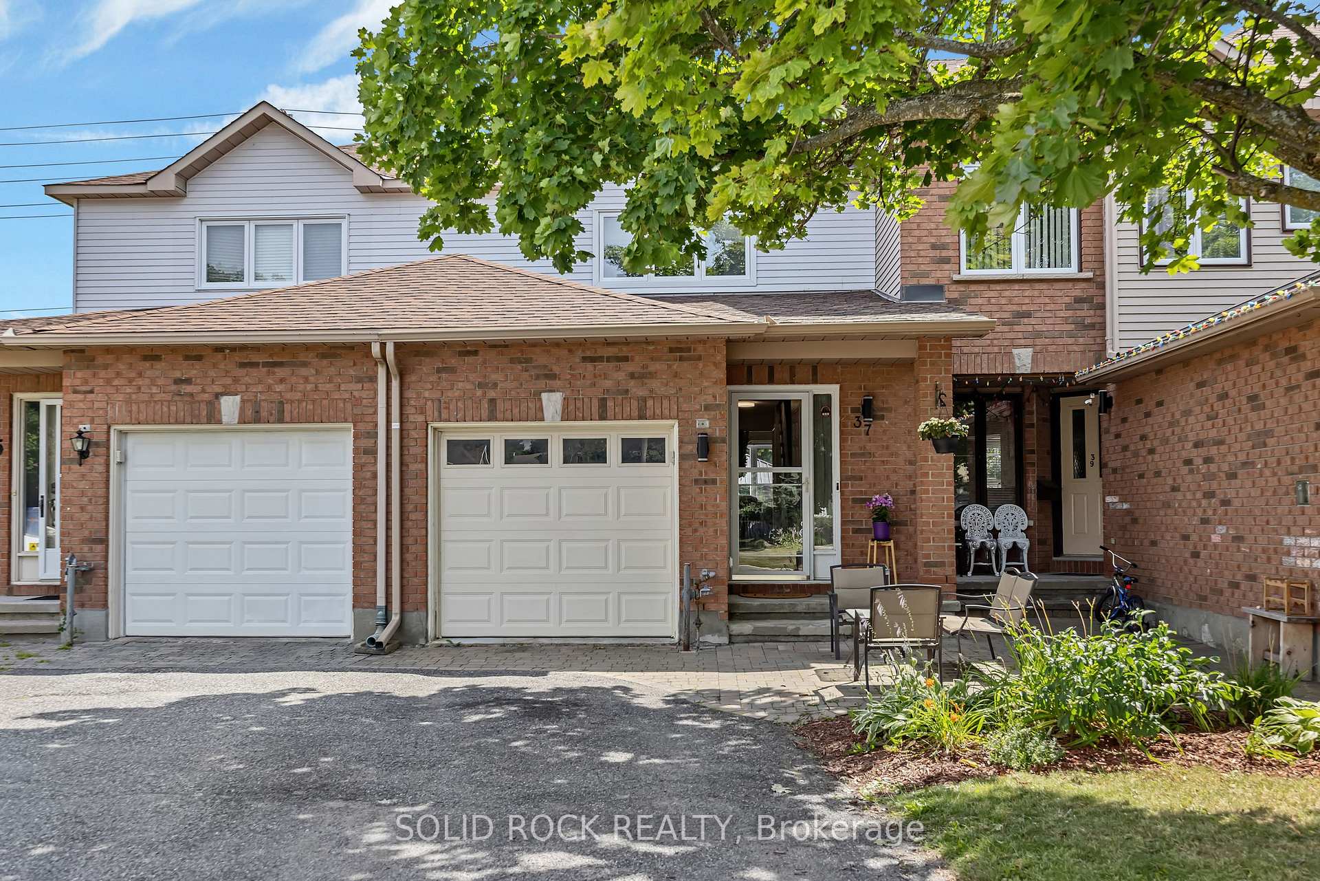 Photo 2 of 37 Grenadier Way, Ottawa, Barrhaven - Longfields — HOMEH