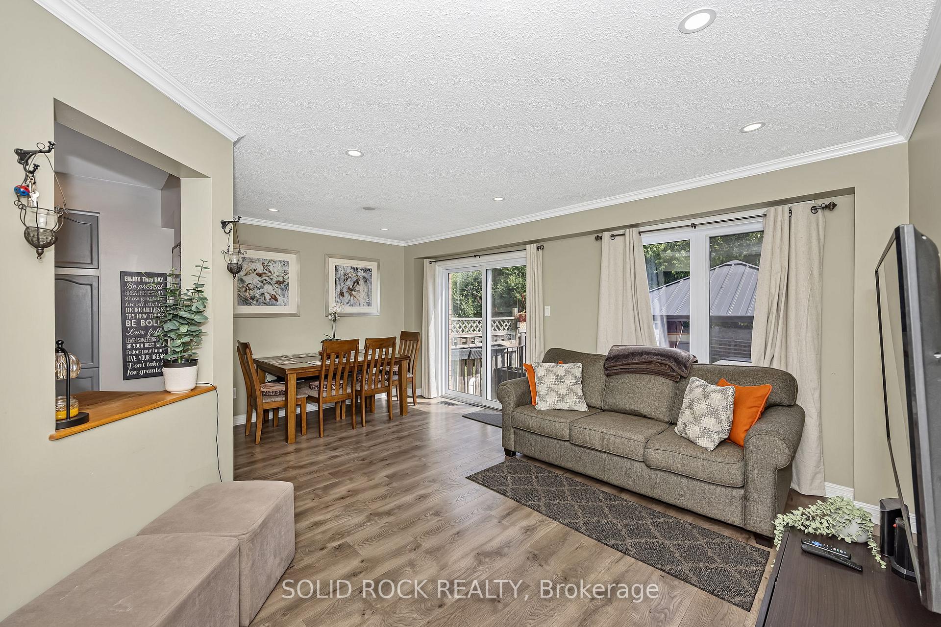 Photo 7 of 37 Grenadier Way, Ottawa, Barrhaven - Longfields — HOMEH