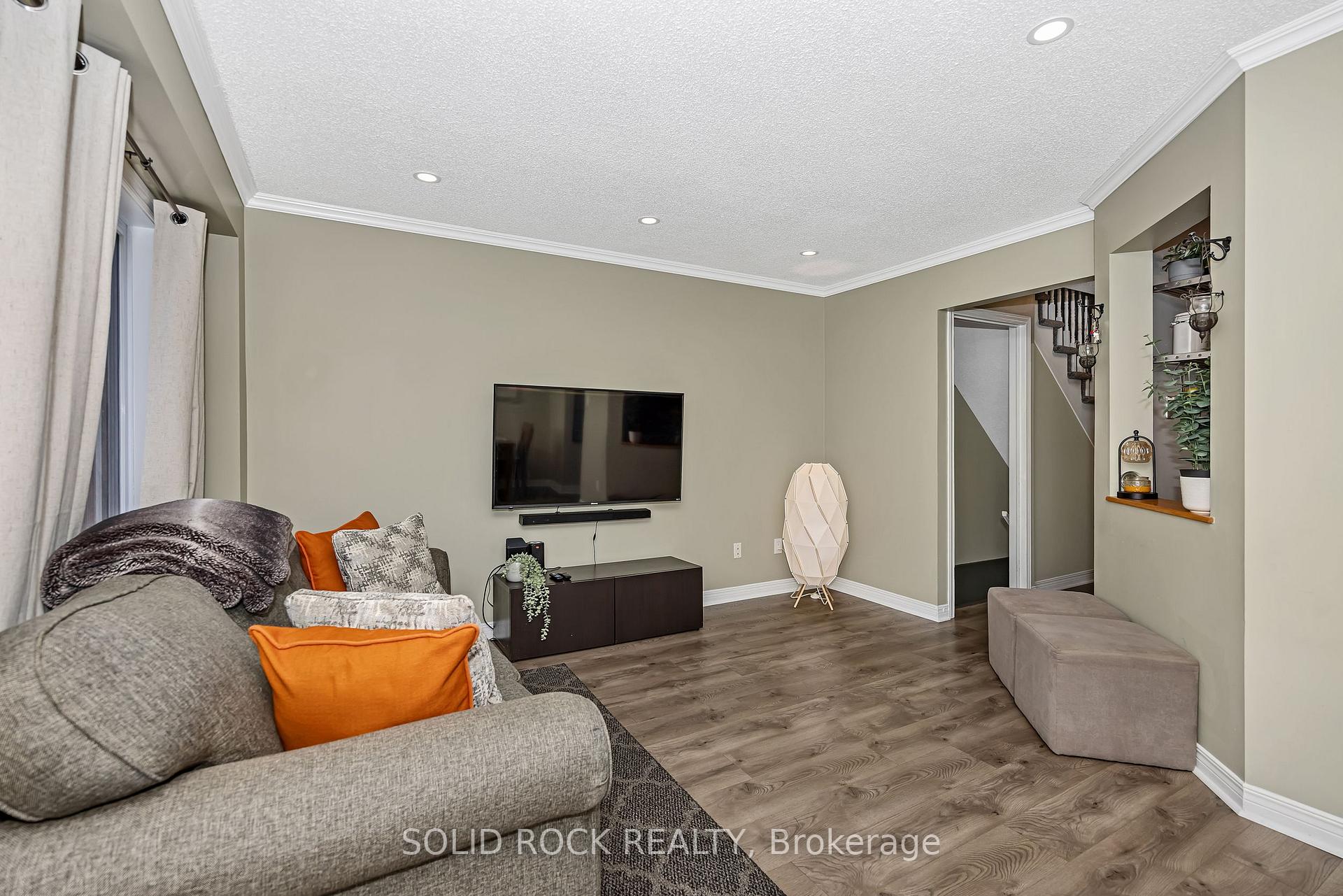 Photo 9 of 37 Grenadier Way, Ottawa, Barrhaven - Longfields — HOMEH