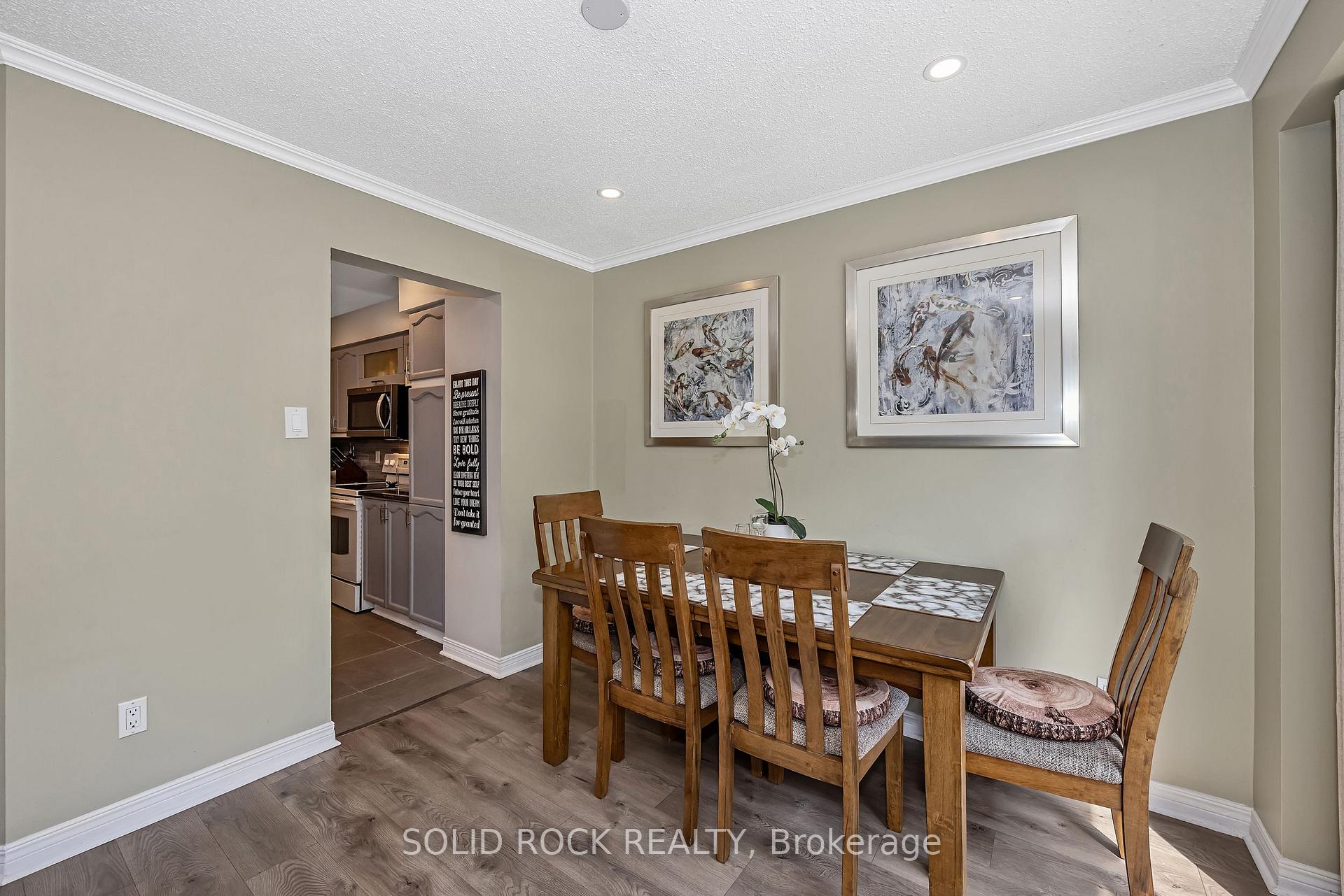 Photo 11 of 37 Grenadier Way, Ottawa, Barrhaven - Longfields — HOMEH