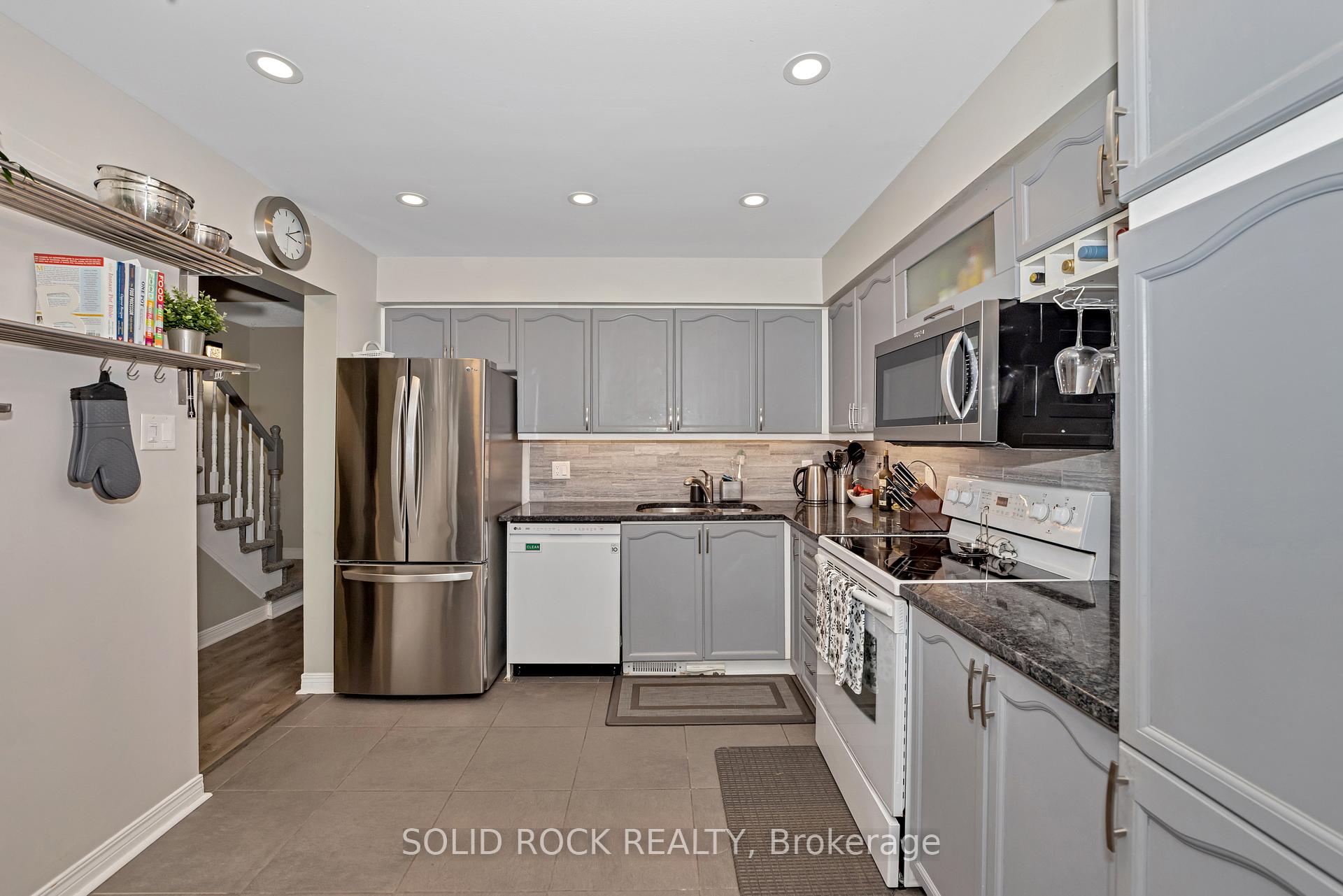 Photo 14 of 37 Grenadier Way, Ottawa, Barrhaven - Longfields — HOMEH