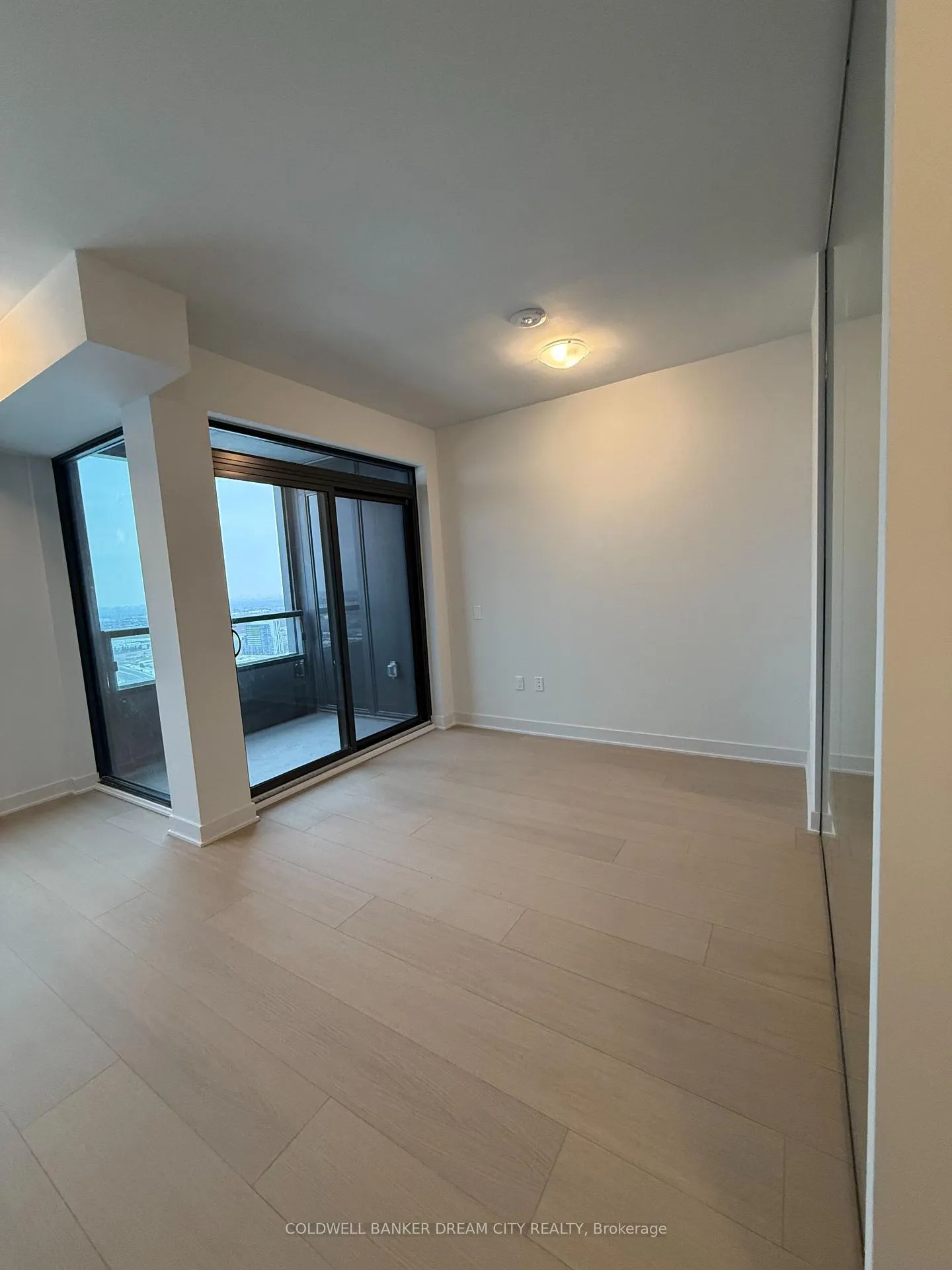 Photo 6 of Unit 2908, 2920 Highway 7 Road W, Vaughan, Concord — HOMEH
