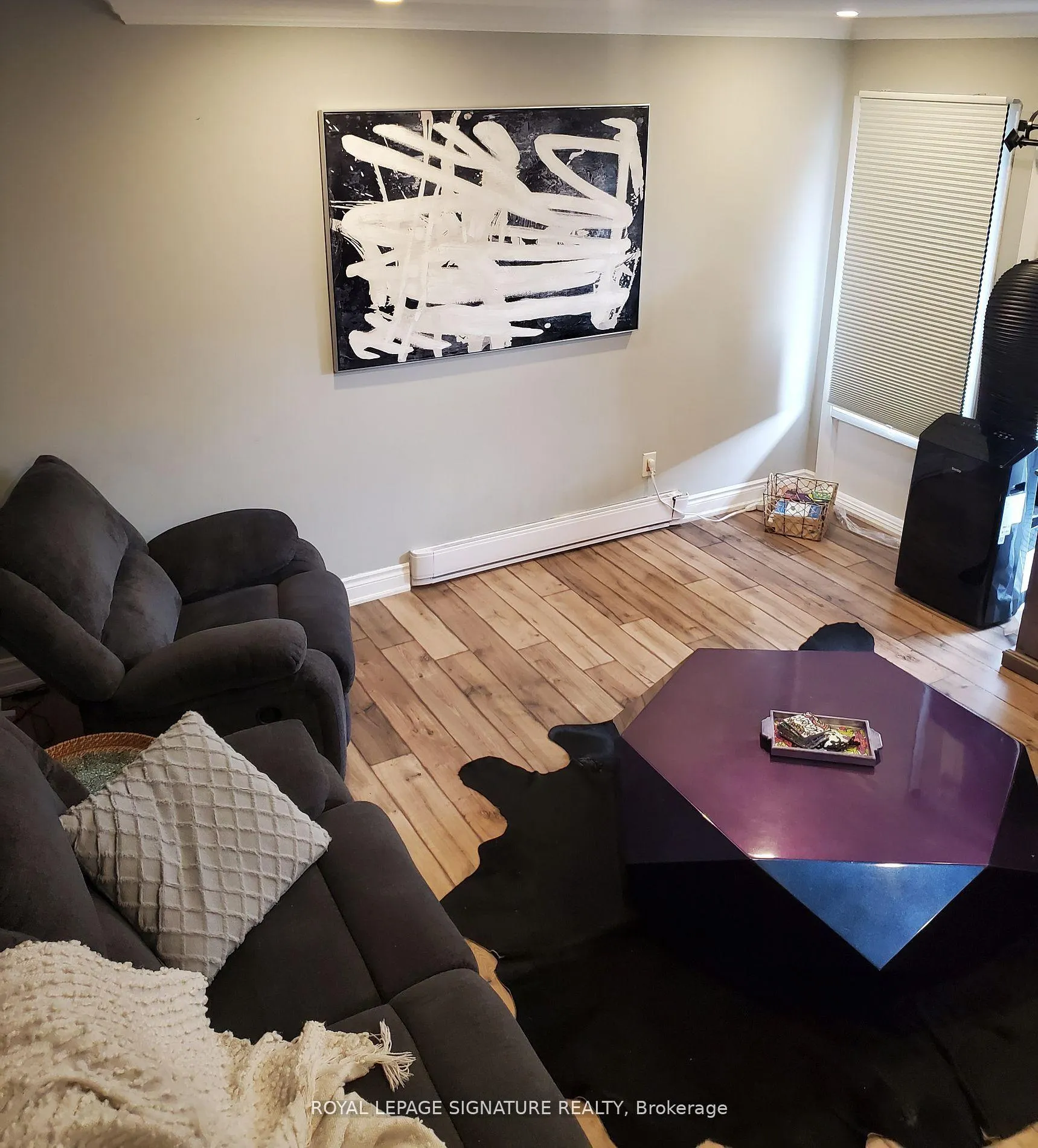 Photo 2 of 155 Milestone Crescent, Aurora, Aurora Village — HOMEH