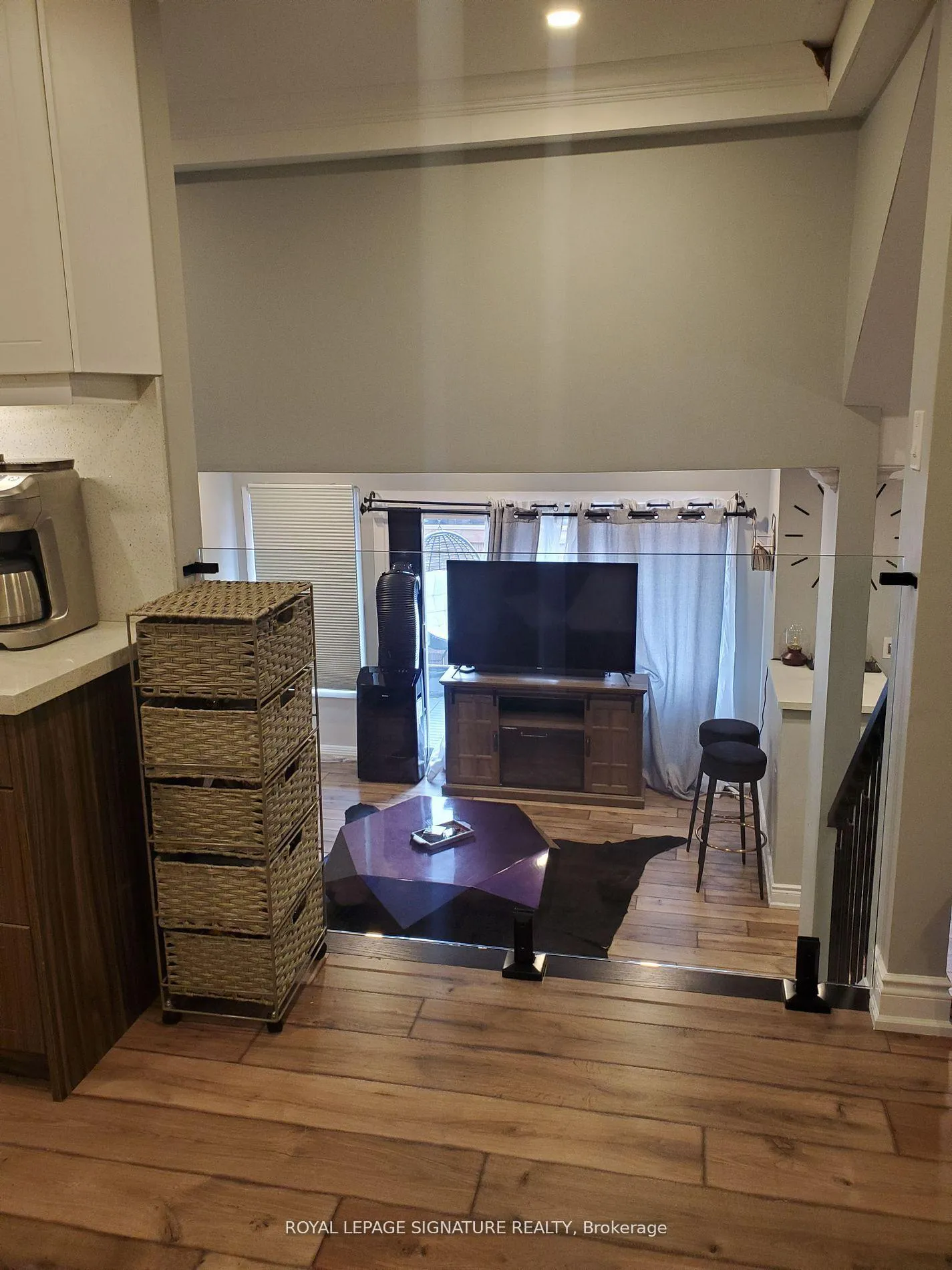 Photo 10 of 155 Milestone Crescent, Aurora, Aurora Village — HOMEH