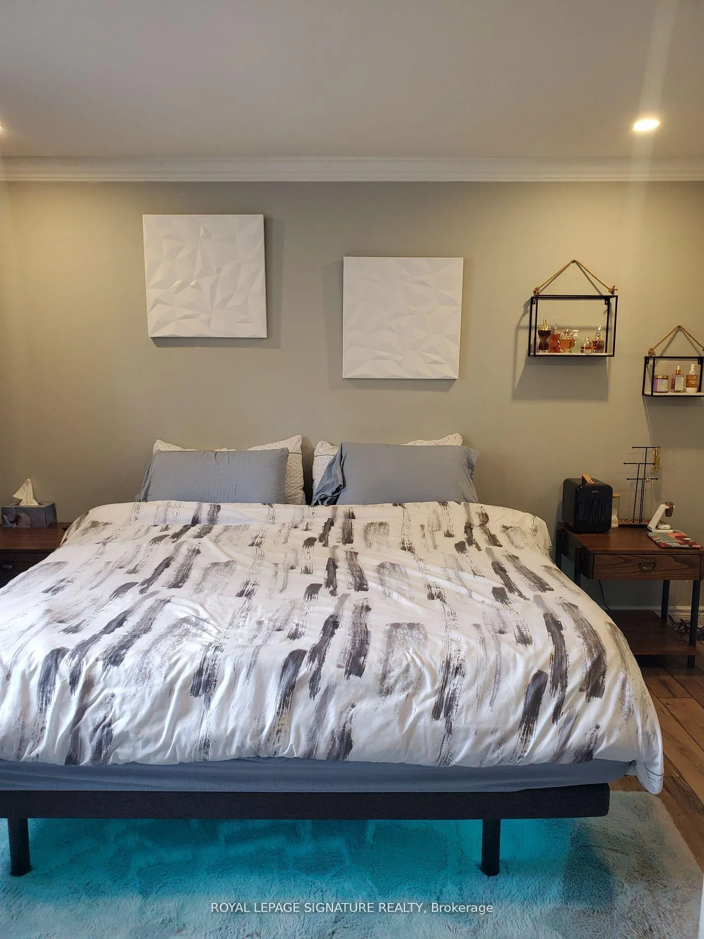 Photo 11 of 155 Milestone Crescent, Aurora, Aurora Village — HOMEH