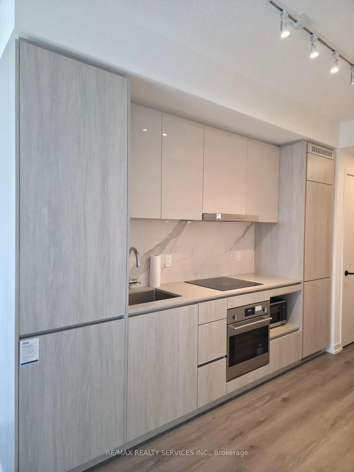 Photo 6 of Unit 1815, 28 Interchange Way, Vaughan, Vaughan Corporate Centre — HOMEH