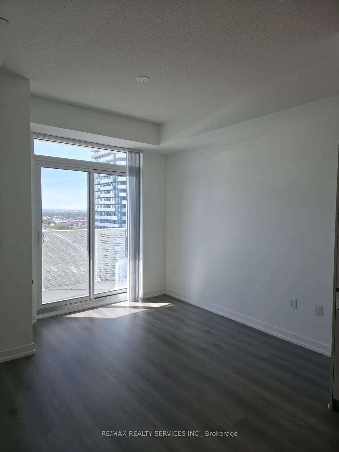 Photo 9 of Unit 1815, 28 Interchange Way, Vaughan, Vaughan Corporate Centre — HOMEH