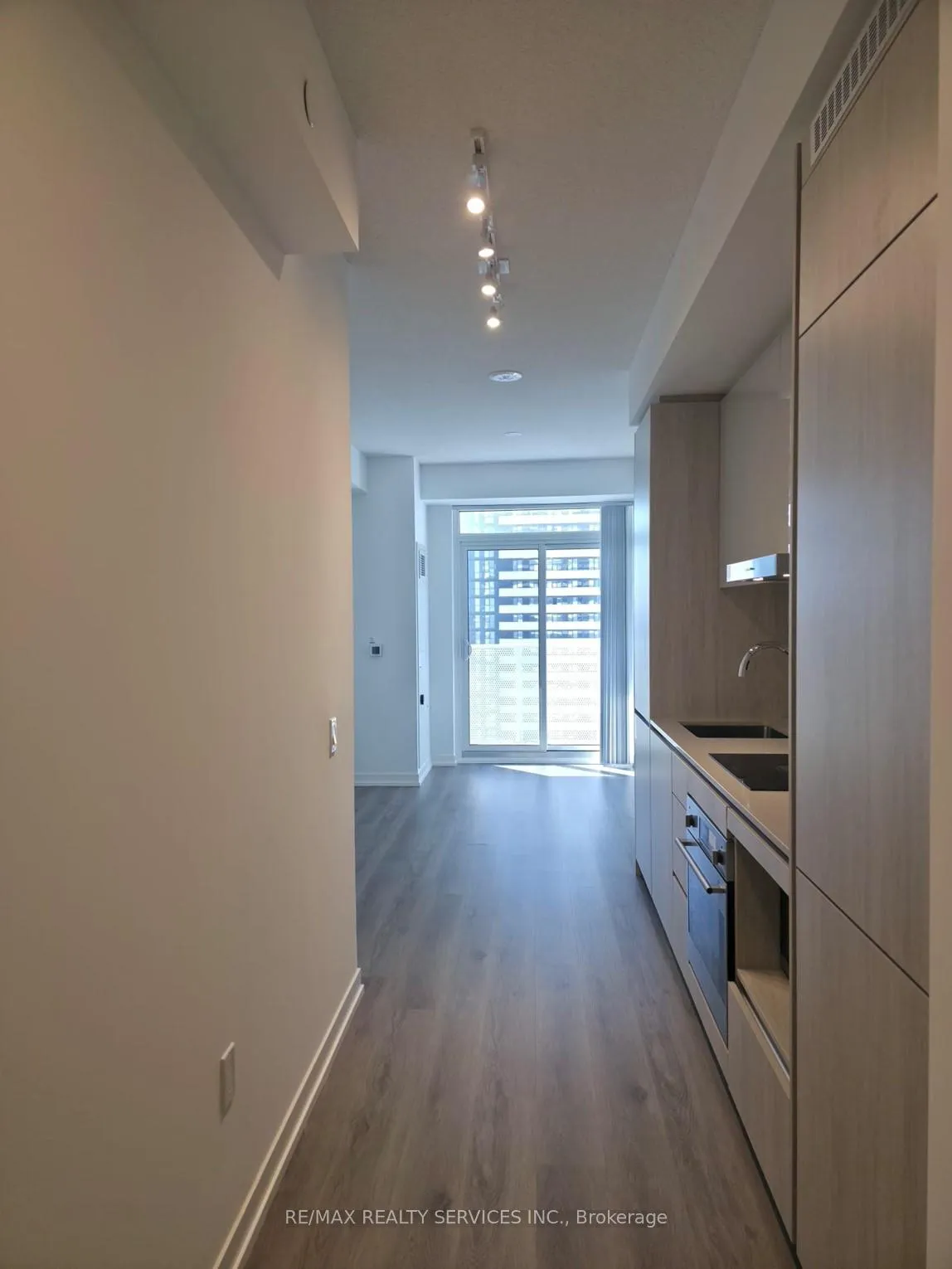 Photo 10 of Unit 1815, 28 Interchange Way, Vaughan, Vaughan Corporate Centre — HOMEH