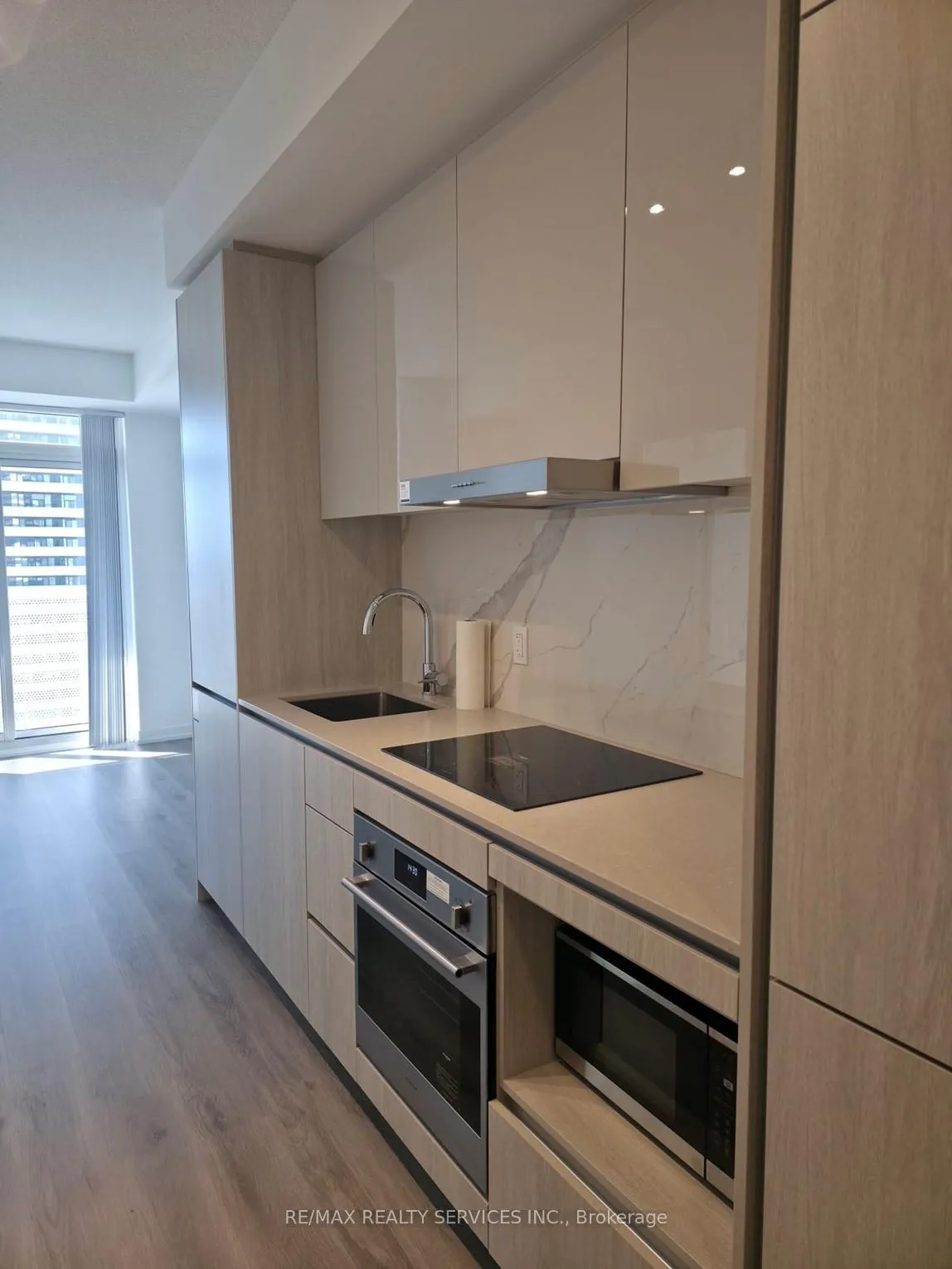 Photo 11 of Unit 1815, 28 Interchange Way, Vaughan, Vaughan Corporate Centre — HOMEH