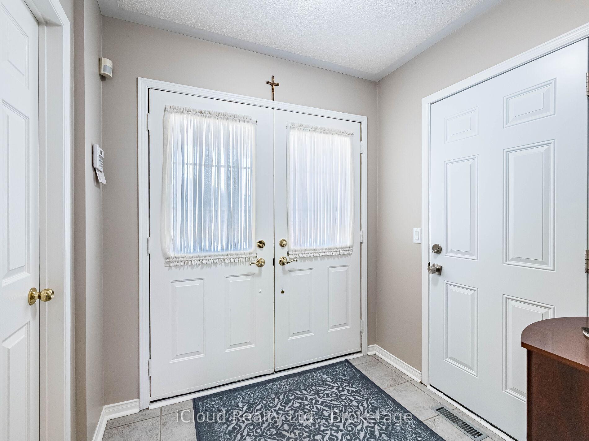 Photo 5 of 82 Hanton Crescent, Caledon, Bolton East — HOMEH
